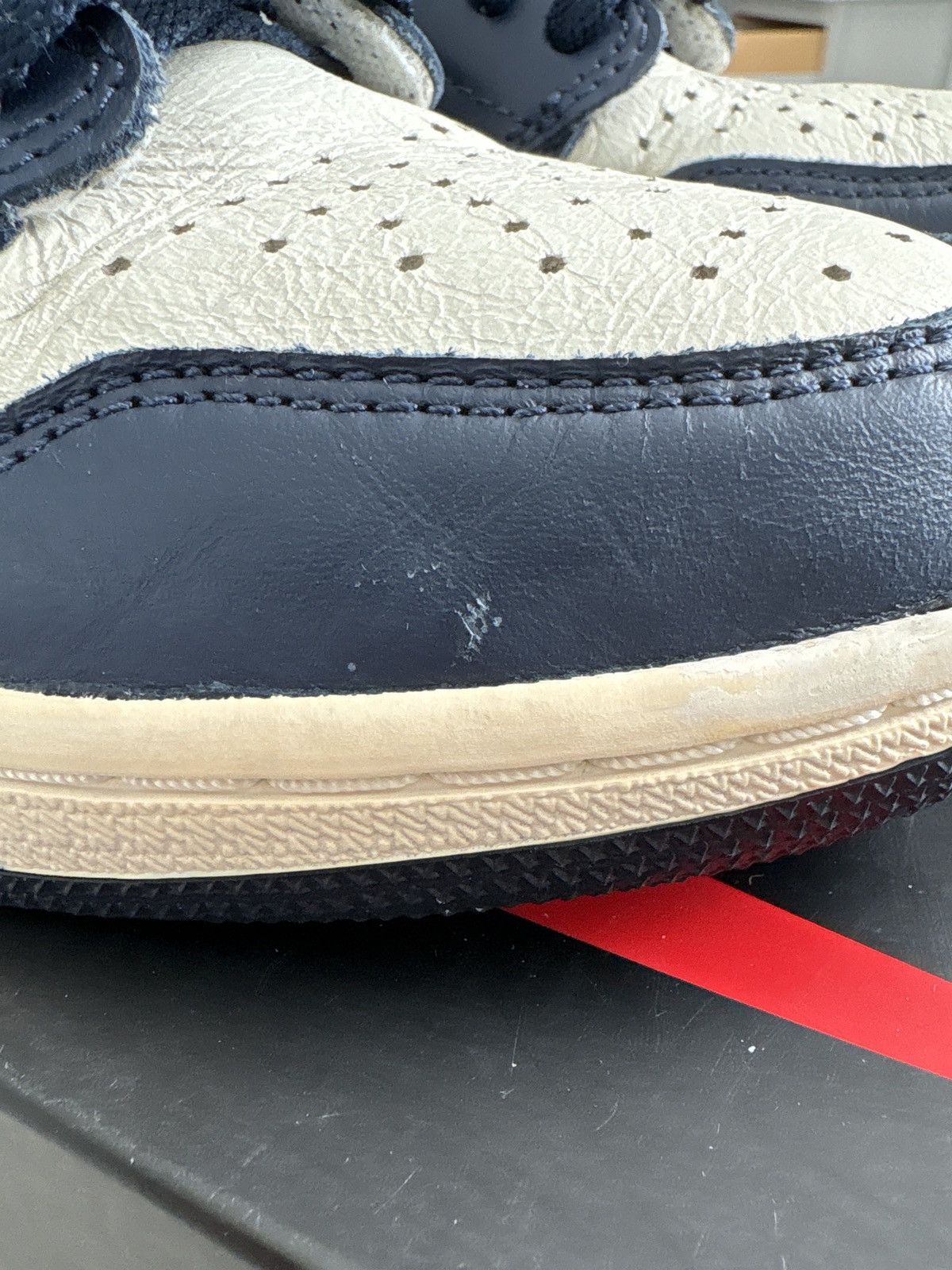 Jordan Brand Jordan 1 High Obsidian Size US 8 / EU 41 - 8 Thumbnail