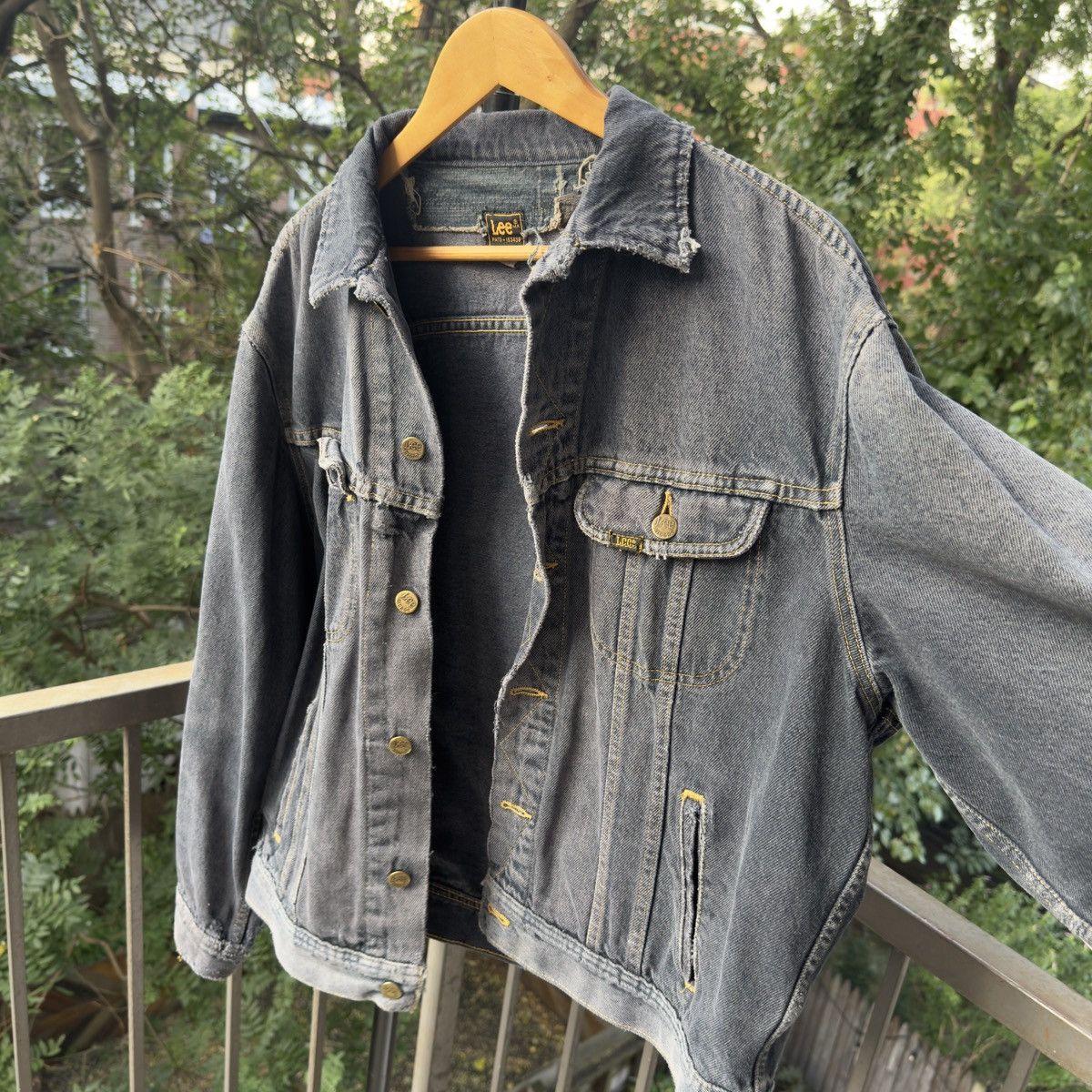 Vintage Thrashed Faded Distressed Black Lee Denim Jacket ERD Grunge Size US L / EU 52-54 / 3 - 7 Thumbnail