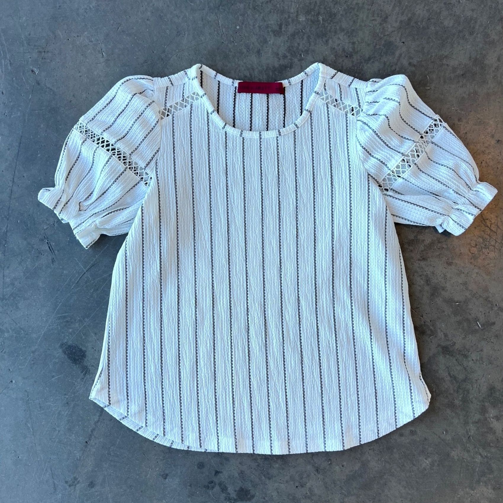 Vintage VINTAGE Y2K White Black Basic Eyelet Women's Pinstriped Blouse Small Shirt Womens Small White Eyelet Pinstriped Blouse 90s 2000s Womens Size S / US 4 / IT 40 - 2 Thumbnail