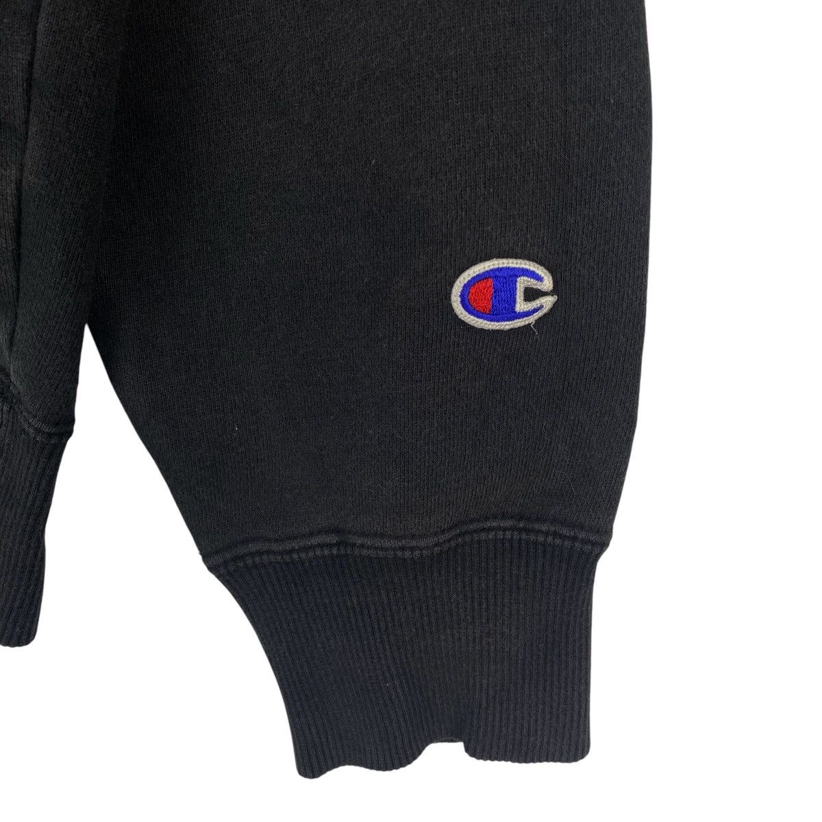 Champion Vintage Champion Embroidered Hoodie Sweater Black Size L Size US L / EU 52-54 / 3 - 5 Thumbnail