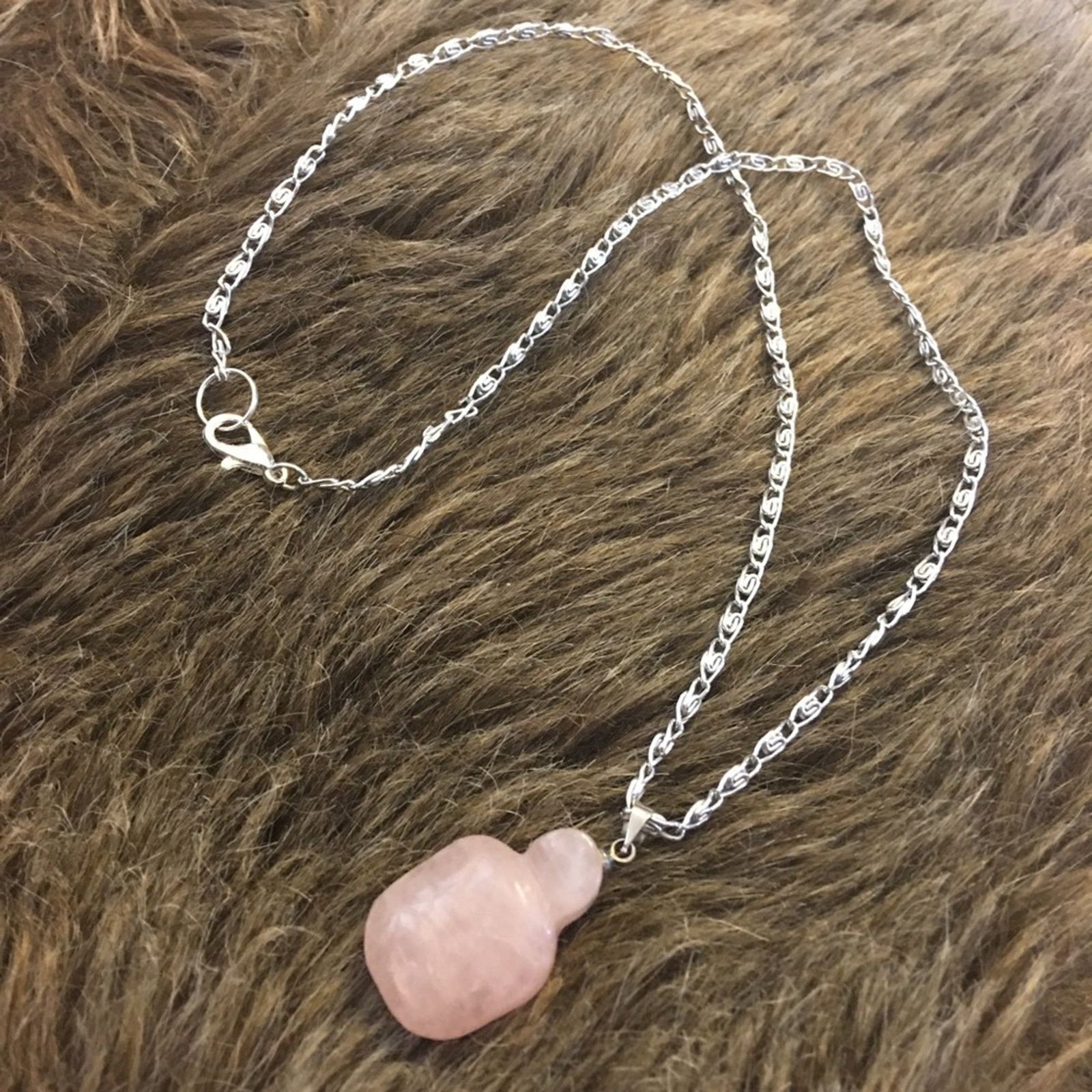 Vintage Vintage hand carved rose quartz turtle necklace Size ONE SIZE - 9 Thumbnail
