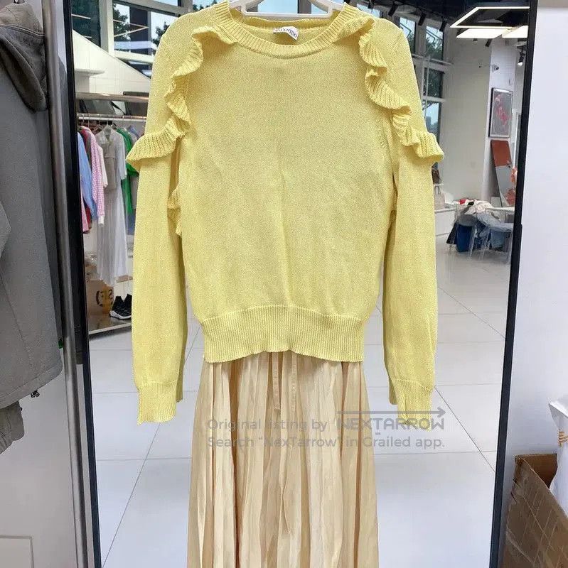 Valentino Valentino Yellow Wool Blend Midi Skirt . Size 24" / US 00 / IT 34 - 1 Thumbnail