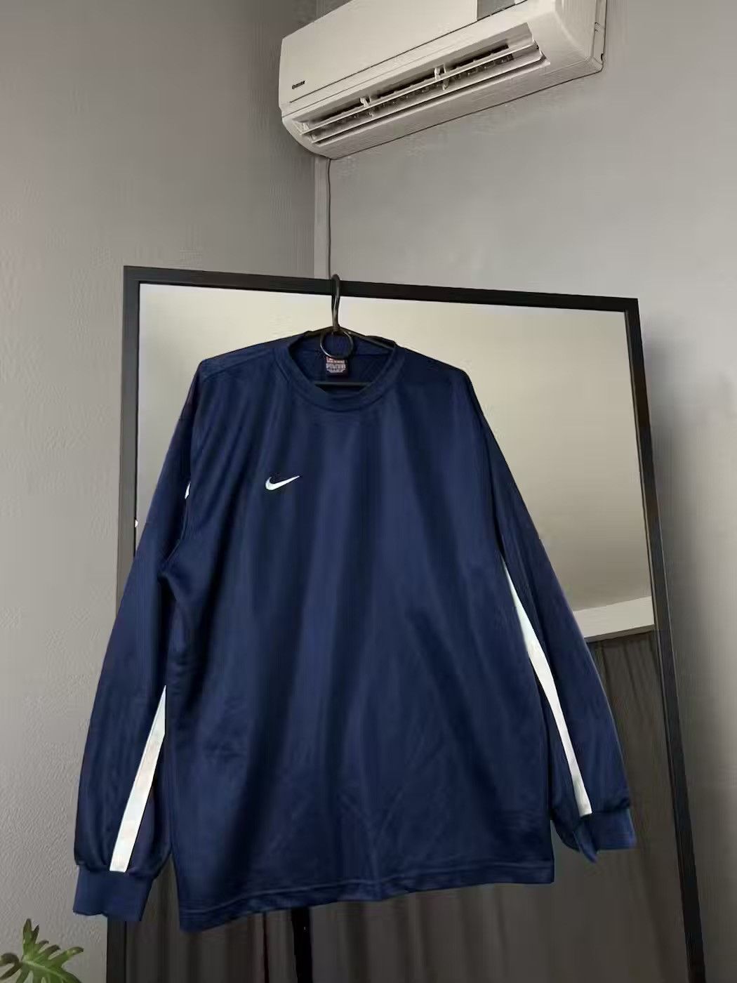 Nike Vintage Nike Drill Rugby Polo Long Sleeve Y2K by swoosh Size US XL / EU 56 / 4 - 7 Thumbnail