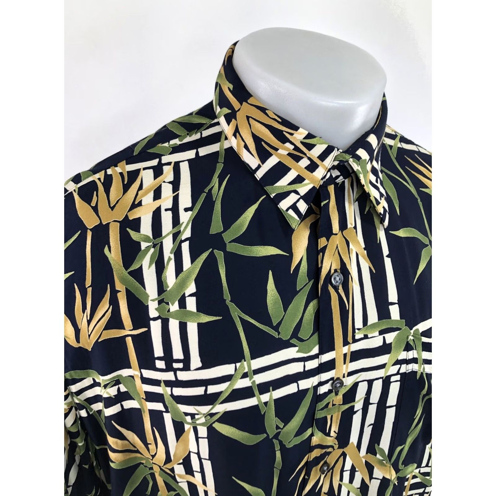 ALOHAS Maus & Hoffman Bamboo Floral Hawaiian Aloha L Shirt - EXCELLENT, Button-Up, Short Sleeve, Black, Men, Large, Hawaiian, Floral, Bamboo, 90s/J18 Size US L / EU 52-54 / 3 - 2 Thumbnail