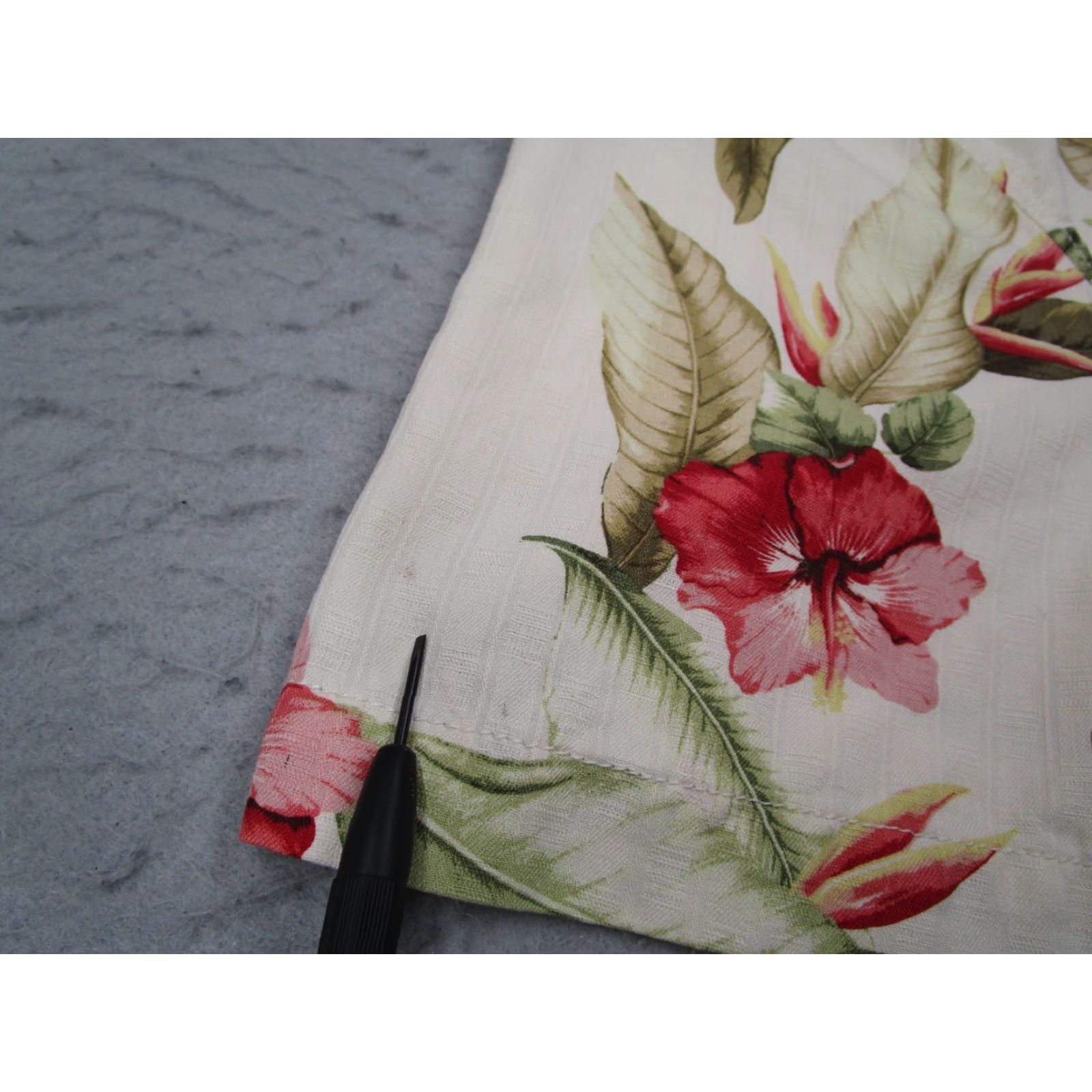 Tommy Bahama Tommy Bahama Shirt Men Large Beige Floral Silk Button Up Short Sleeve Hawaiian Mens Size US L / EU 52-54 / 3 - 5 Thumbnail