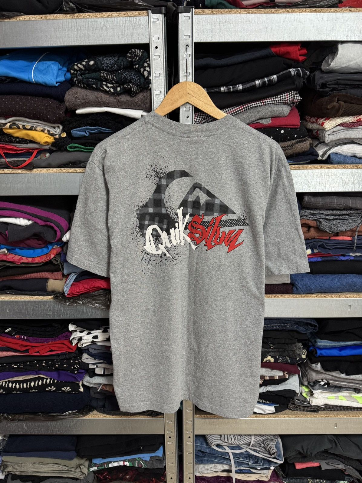 Quiksilver Vintage Quiksilver Tee Big Logo Surf Style Oversized T Shirt Size US XL / EU 56 / 4 - 1 Thumbnail