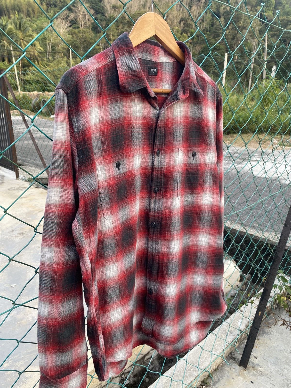 Uniqlo Uniqlo shadow plaid kurt cobain style Size US XL / EU 56 / 4 - 4 Thumbnail