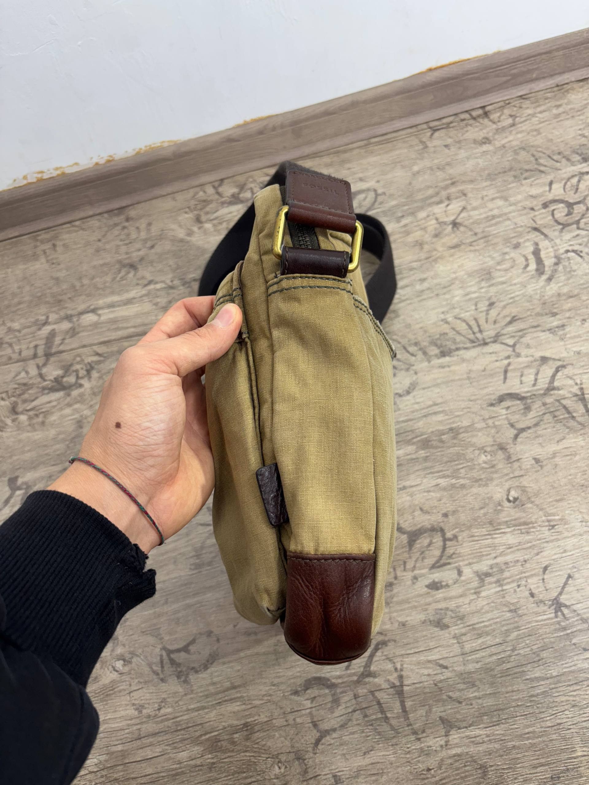 Diesel VTG Diesel 90s Style Military Sling Bag Distressed Crossbody Size ONE SIZE - 6 Thumbnail