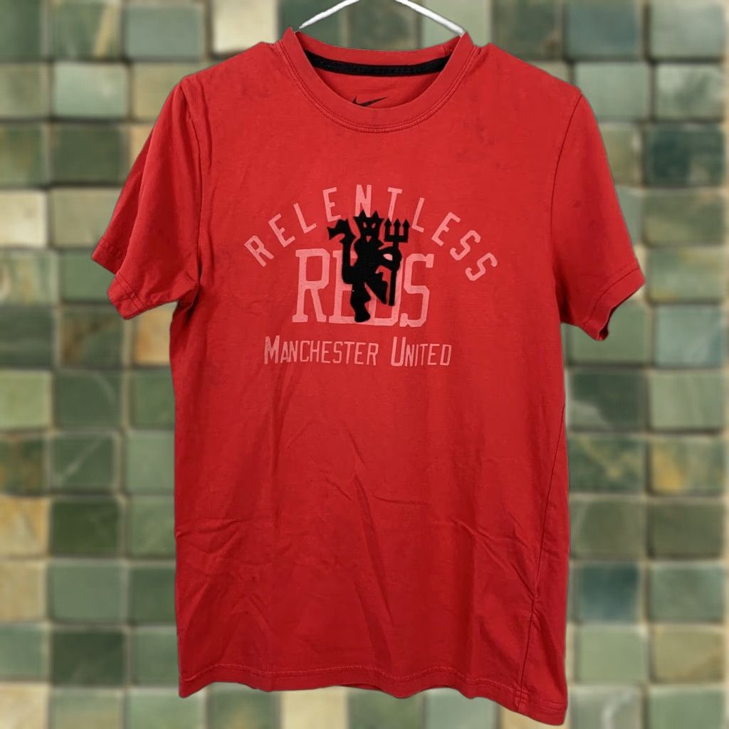 Nike Nike Manchester United Relentless Reds Devil Graphic T-Shirt Men's Red Slim Fit Size US M / EU 48-50 / 2 - 1 Thumbnail