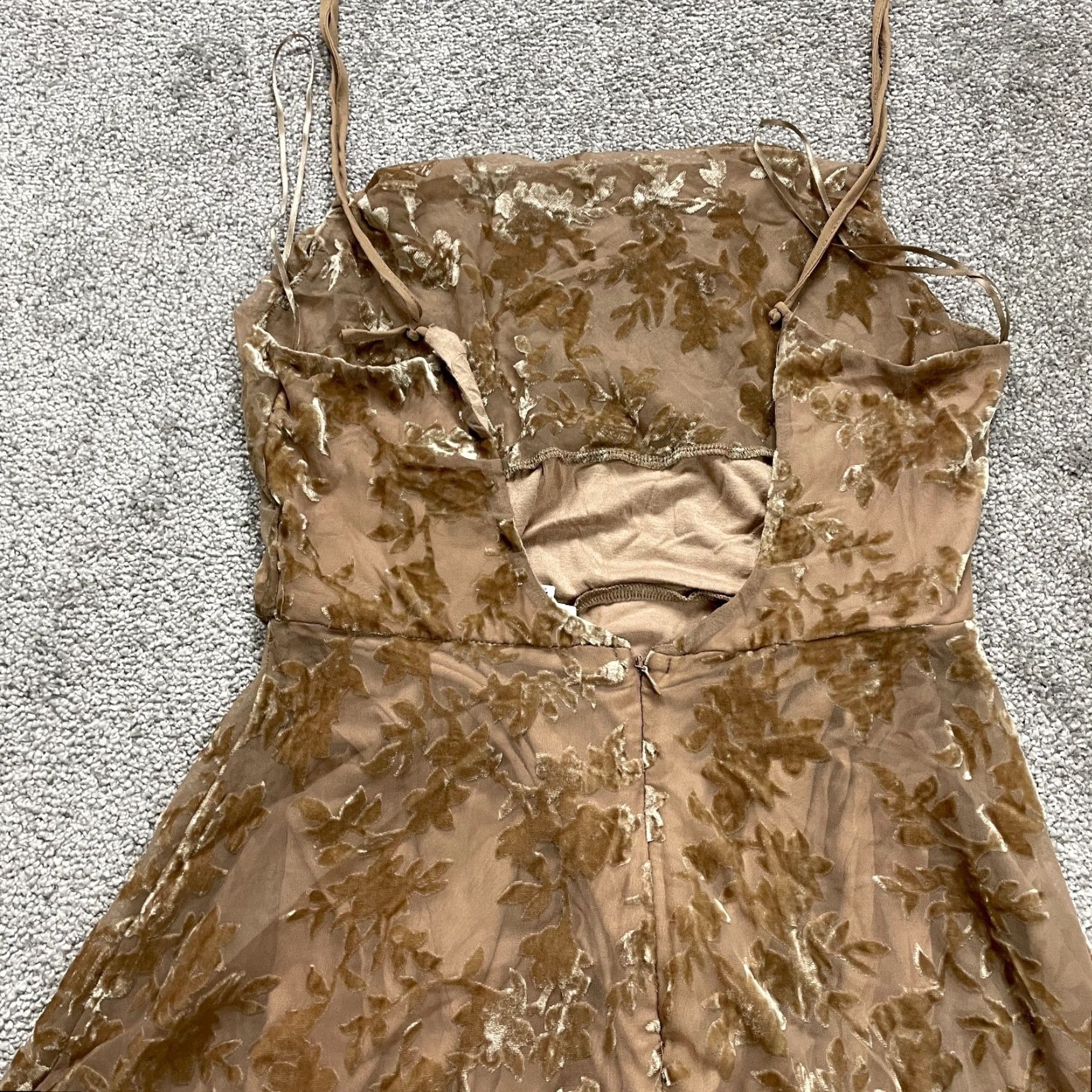 Velvet Le Lis Dress Womens M Brown Velvet Floral Spaghetti Backless Sleeveless Zip Knee Length Size M / US 6-8 / IT 42-44 - 2 Thumbnail