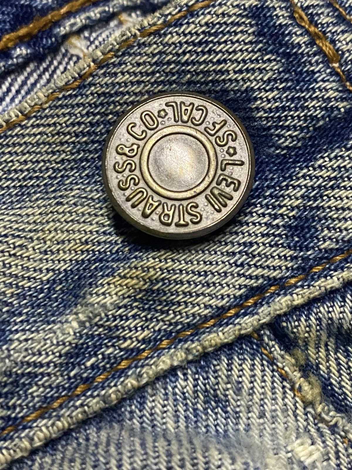 Levi's Vintage Clothing Vintage Levis 501 90s Grunge ButtonFly Distressed Jeans Size US 30 / EU 46 - 12 Thumbnail