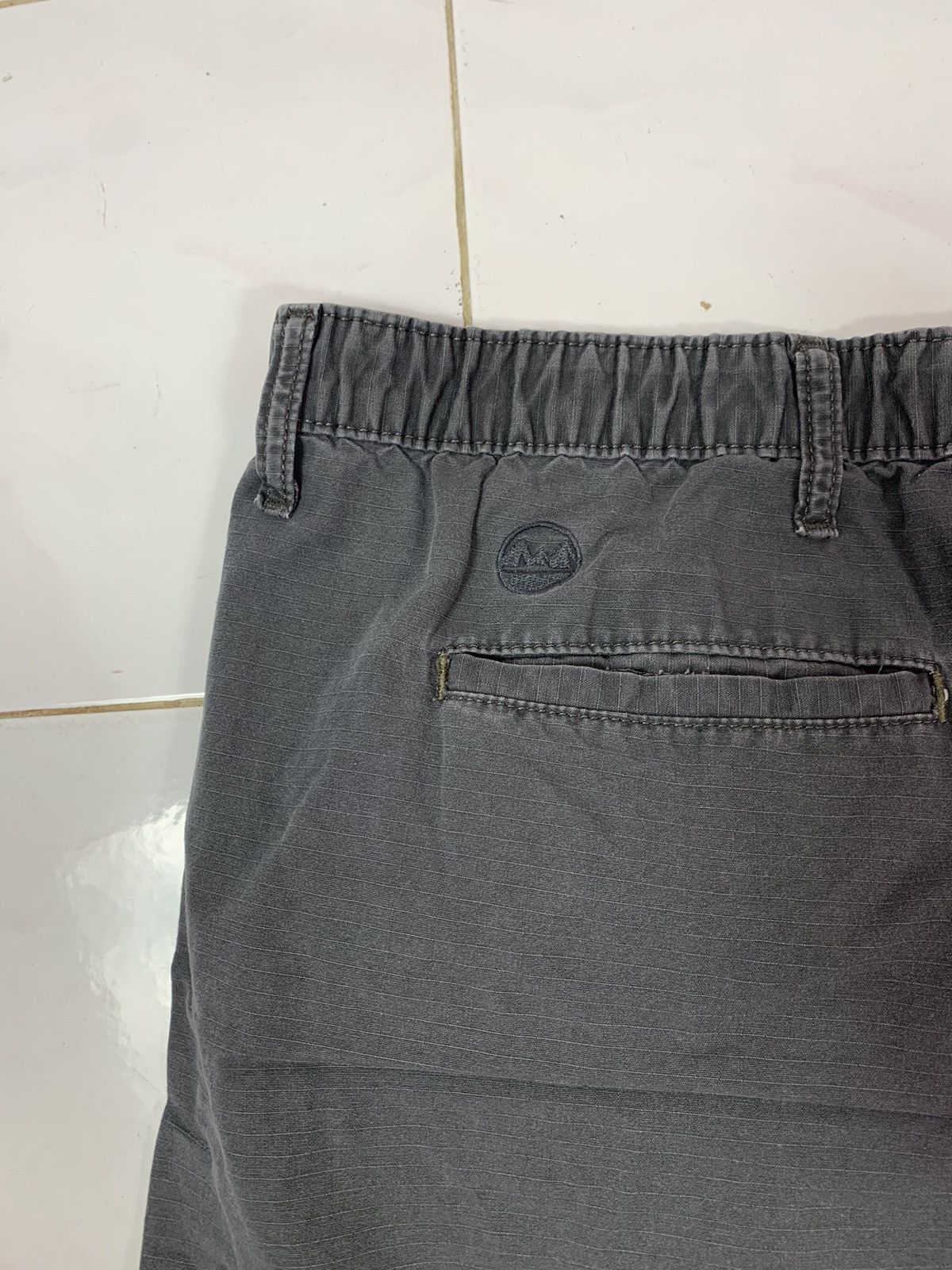 Wrangler Steals! Wrangler Big Size Ripstop Cargo Short Pants Size US 44 / EU 60 - 4 Thumbnail
