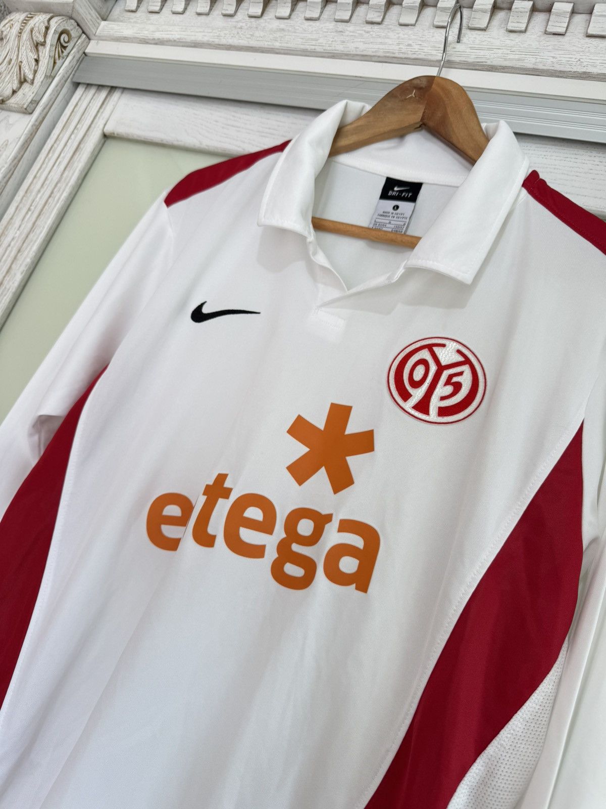 Nike Mainz 05 Nike 2010-2011 Away Soccer Jersey Football Kit Size US L / EU 52-54 / 3 - 6 Thumbnail
