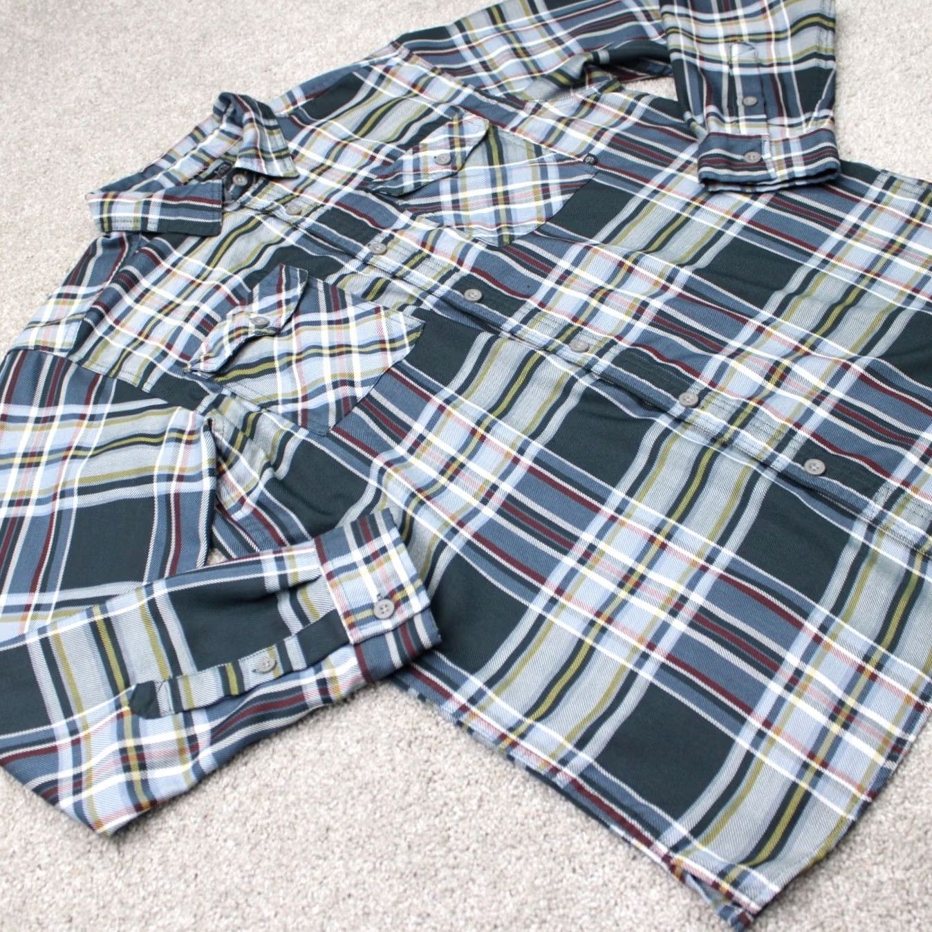 Mountain Hardwear Mountain Hardwear Shirt Mens Large Trekkin Flannel Long Sleeve Button-Up Plaid Green Cotton Polyester Casual Workwear Outdoors Size US L / EU 52-54 / 3 - 7 Thumbnail