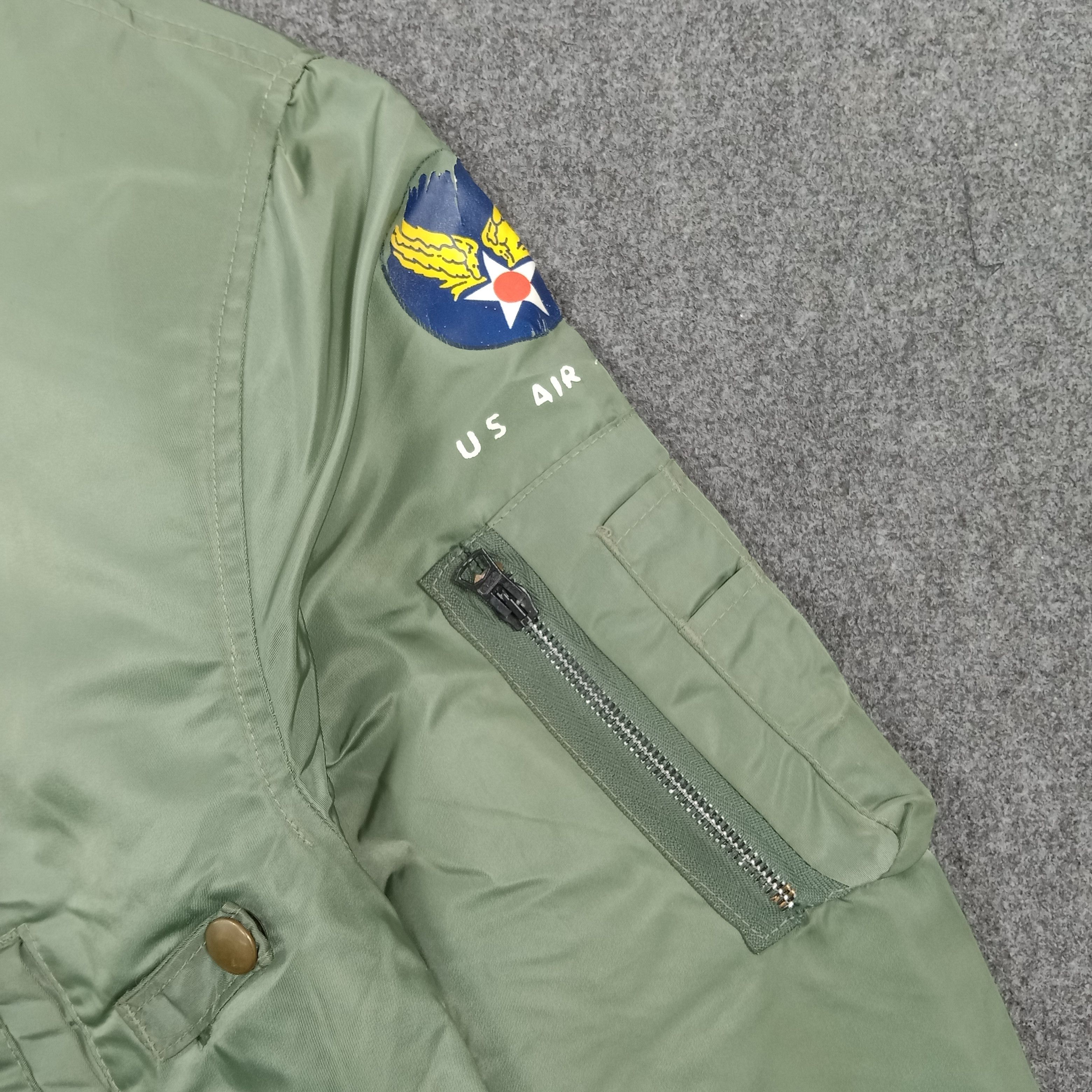 Vintage US Air Force Classic MA-1 Flight Bombers Jacket C277N21 Size US L / EU 52-54 / 3 - 4 Thumbnail