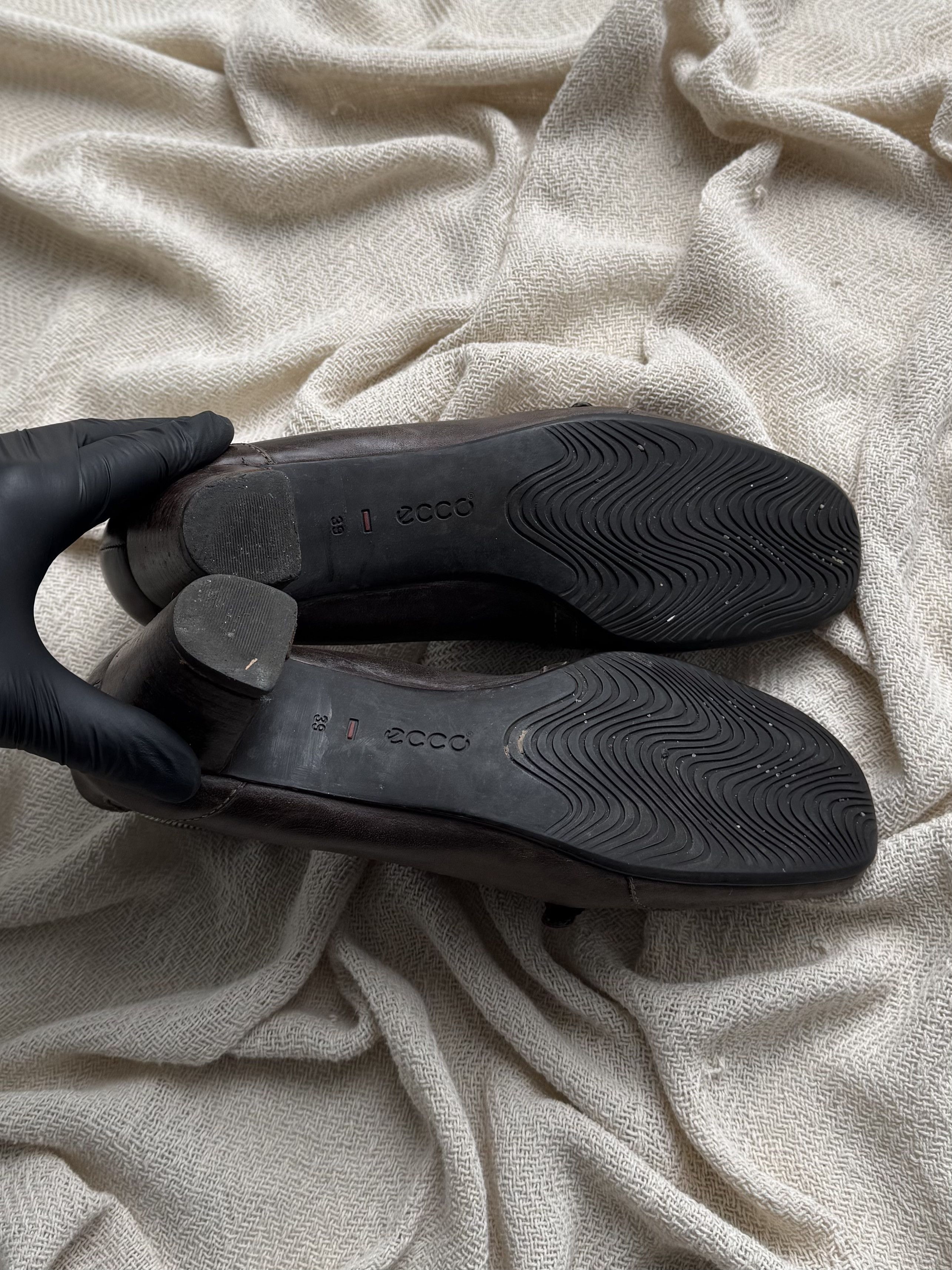 Vintage Vintage Leather Mary Jane Pumps Block Heel Classic Shoes Size US 9 / IT 39 - 8 Thumbnail