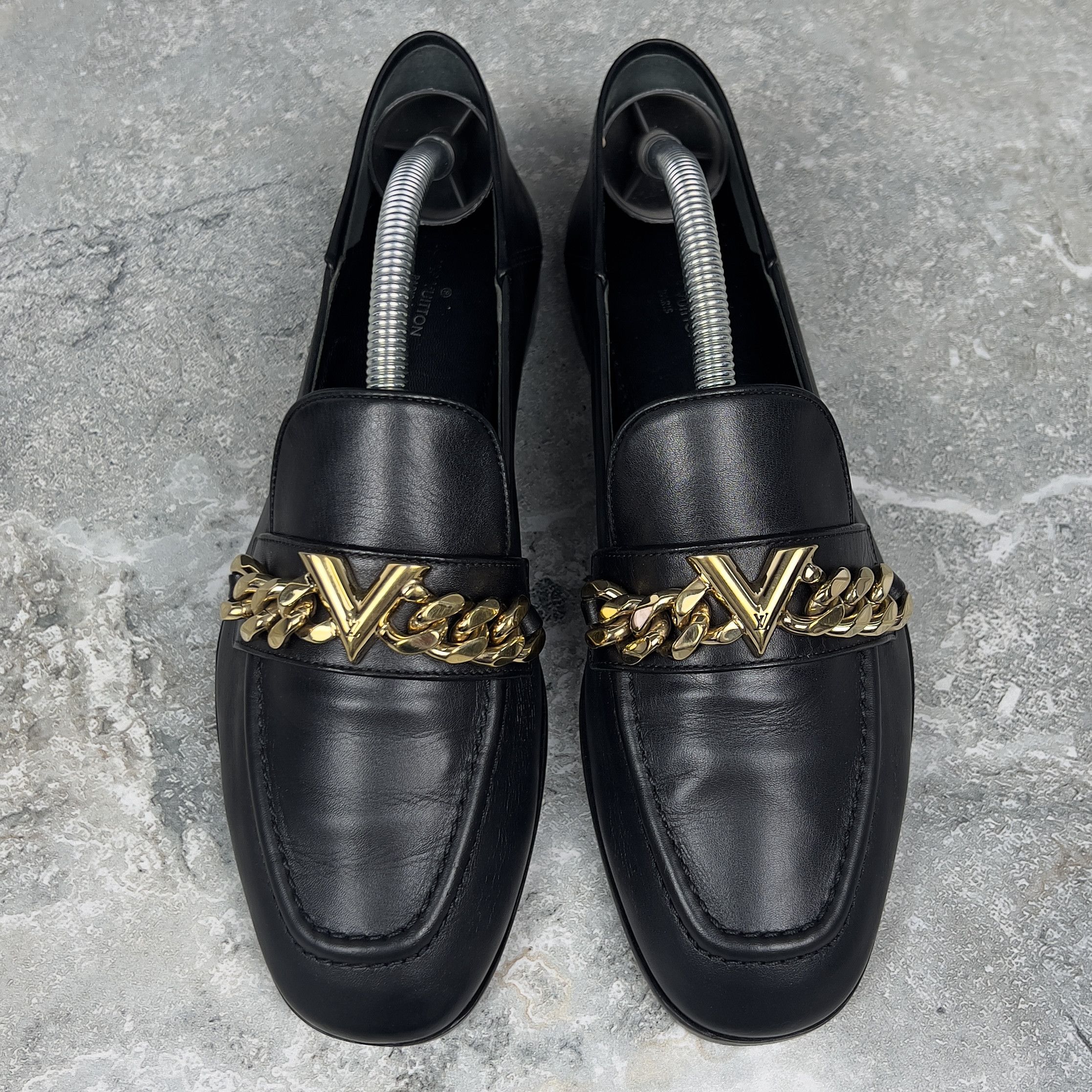 Louis Vuitton Louis Vuitton Gold V Chain Flat Loafers Leather Size US 7 / IT 37 - 3 Thumbnail