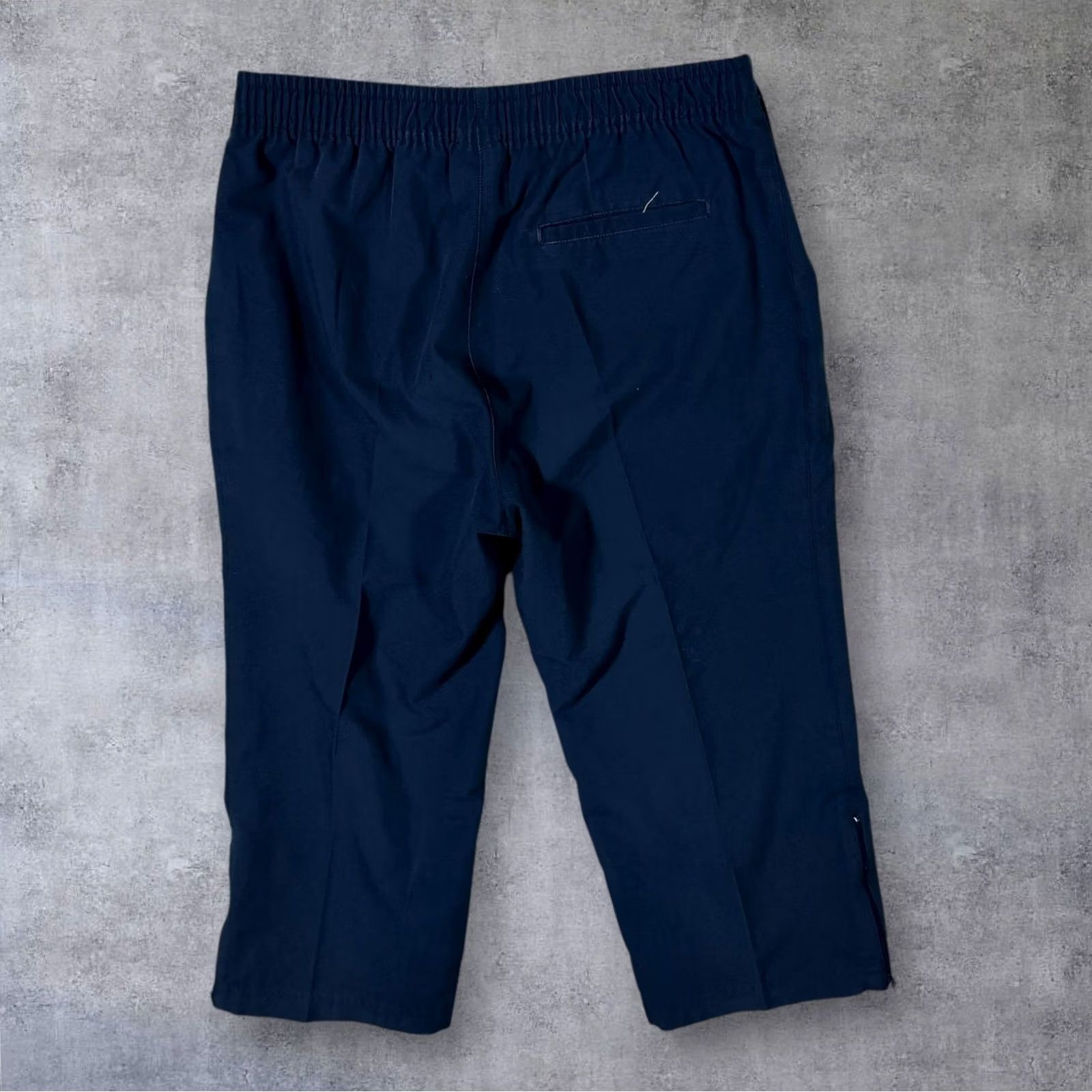 Nike Nike Mini Logo Navy Blue 3/4 Length Capri Pants Shorts Women's M Activewear Nike Shorts Capris Navy Blue 00s Mens Womens? Size 32" / US 10 / IT 46 - 4 Thumbnail