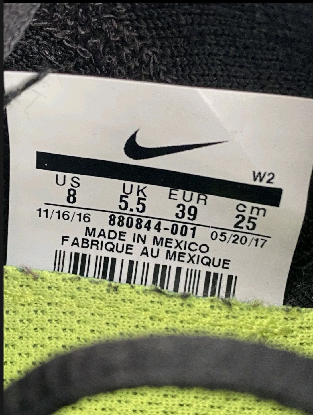 Nike Nike Wmns Free RN Flyknit 2017 Black 880844001 Size 8 This Size US 8 / IT 38 - 7 Thumbnail
