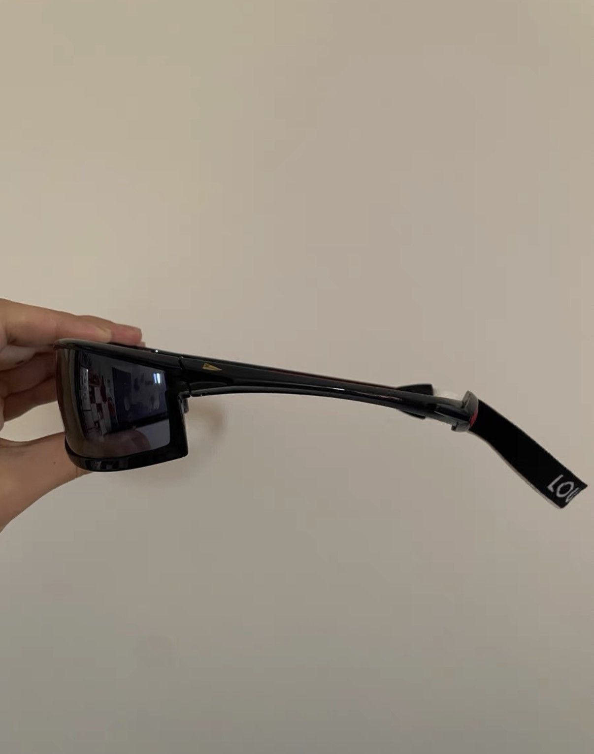 Louis Vuitton Louis Vuitton LV Trophy Logo Sunglasses Size ONE SIZE - 2 Thumbnail