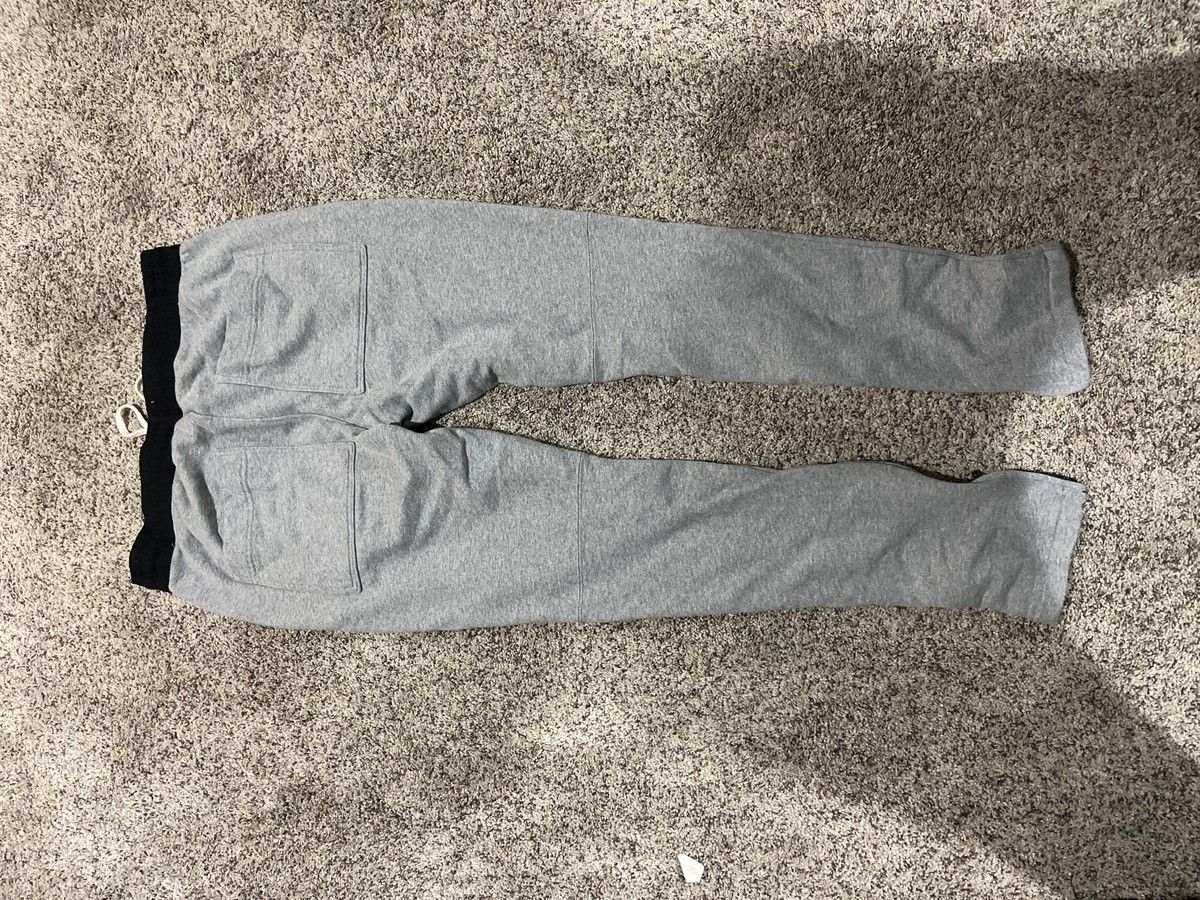 FOG × Fear of God Grey FOG ESSENTIALS Drawstring Sweatpants US L Size US 34 / EU 50 - 2 Thumbnail