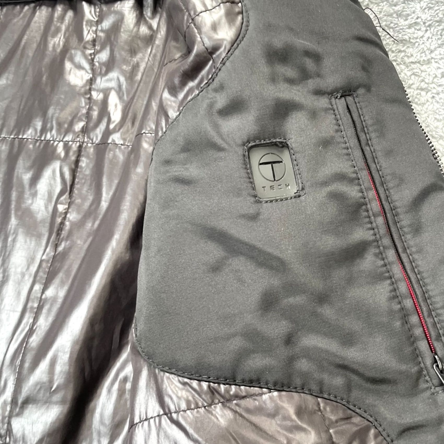 Tumi Tumi Jacket Mens Medium Black Tech Performance Windbreaker Coat Packable Hood Jacket/Coat Short Zip Hooded Windbreaker Mens Regular Size M Black Size US M / EU 48-50 / 2 - 6 Thumbnail