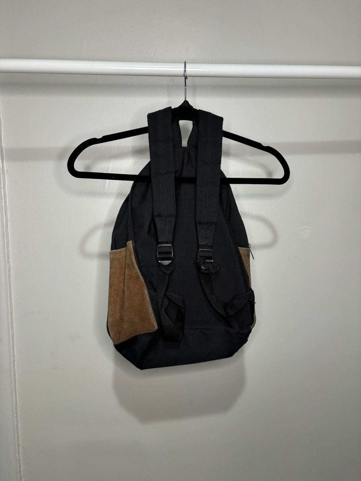 Vintage × Warner Bros Vintage 1990s Looney Tunes Black Backpack Size ONE SIZE - 4 Thumbnail