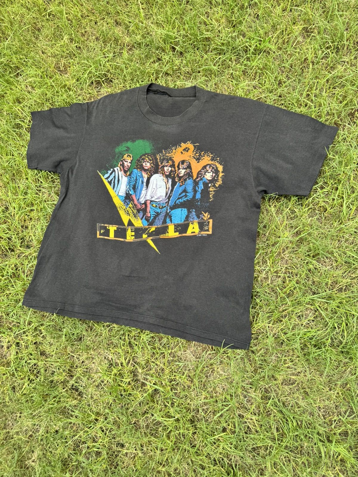 Vintage Vintage Tesla Tour Concert T Shirt 1987 Size US XL / EU 56 / 4 - 2 Thumbnail