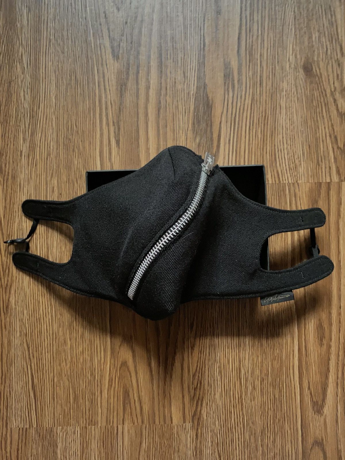 Yohji Yamamoto Yohji Yamamoto Pour Homme Wool Gabardine FaceMask AW21 Look1 Size ONE SIZE - 1 Thumbnail