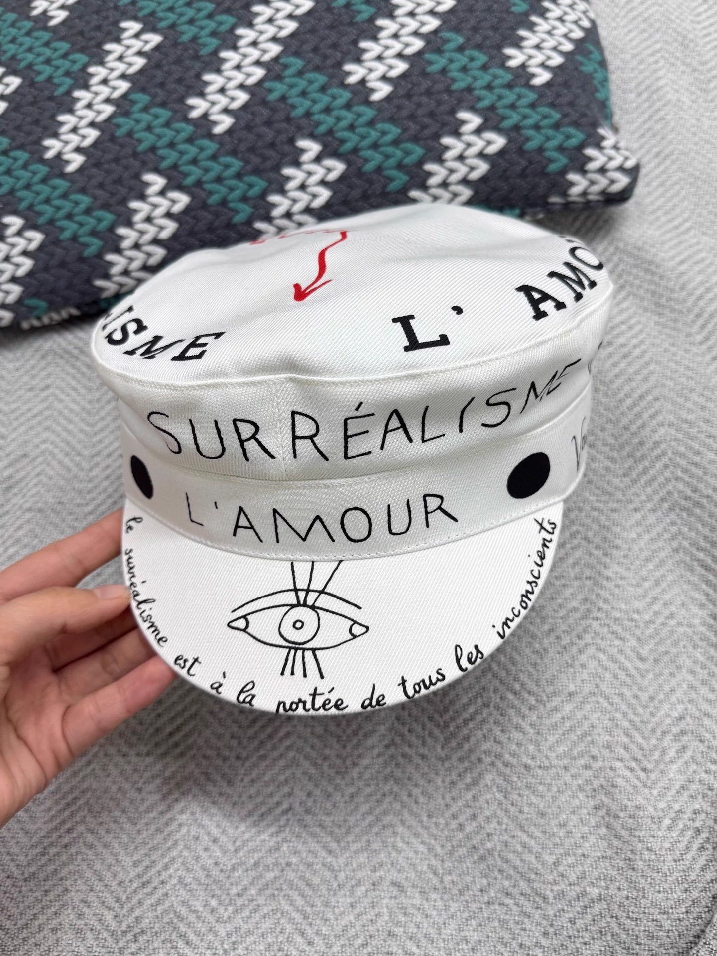 Dior Dior white graffiti newsboy cap 57 new Size ONE SIZE - 1 Thumbnail