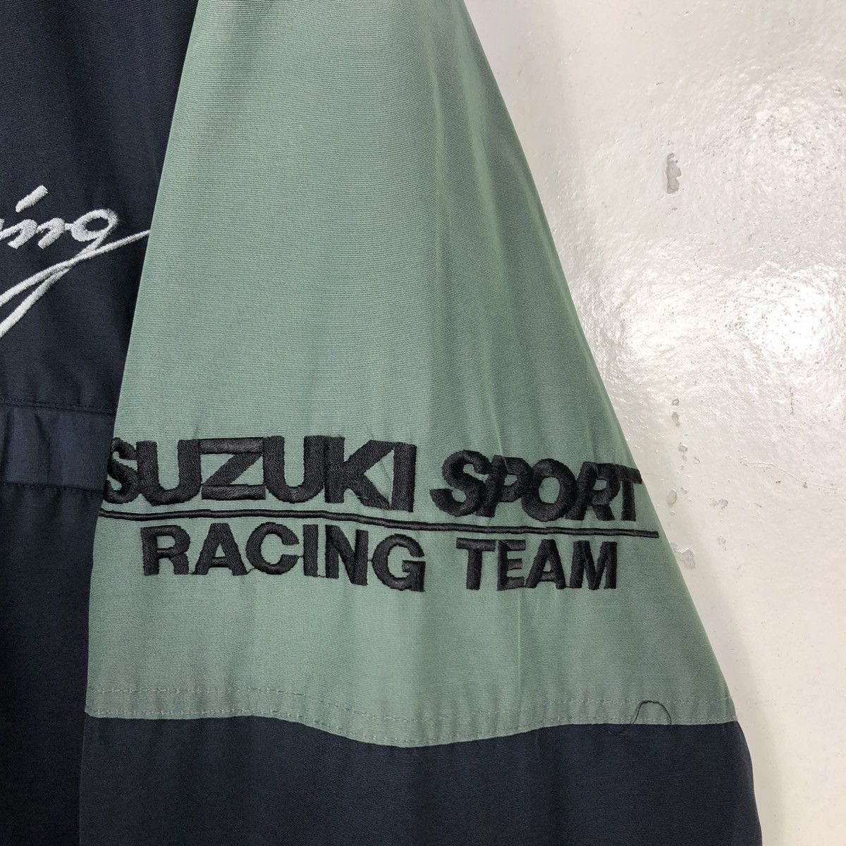 Japanese Brand 🔥VINTAGE ZIPPER LIGHT JACKET SUZUKI SPORT RACING BIG LOGO Size US L / EU 52-54 / 3 - 22 Thumbnail