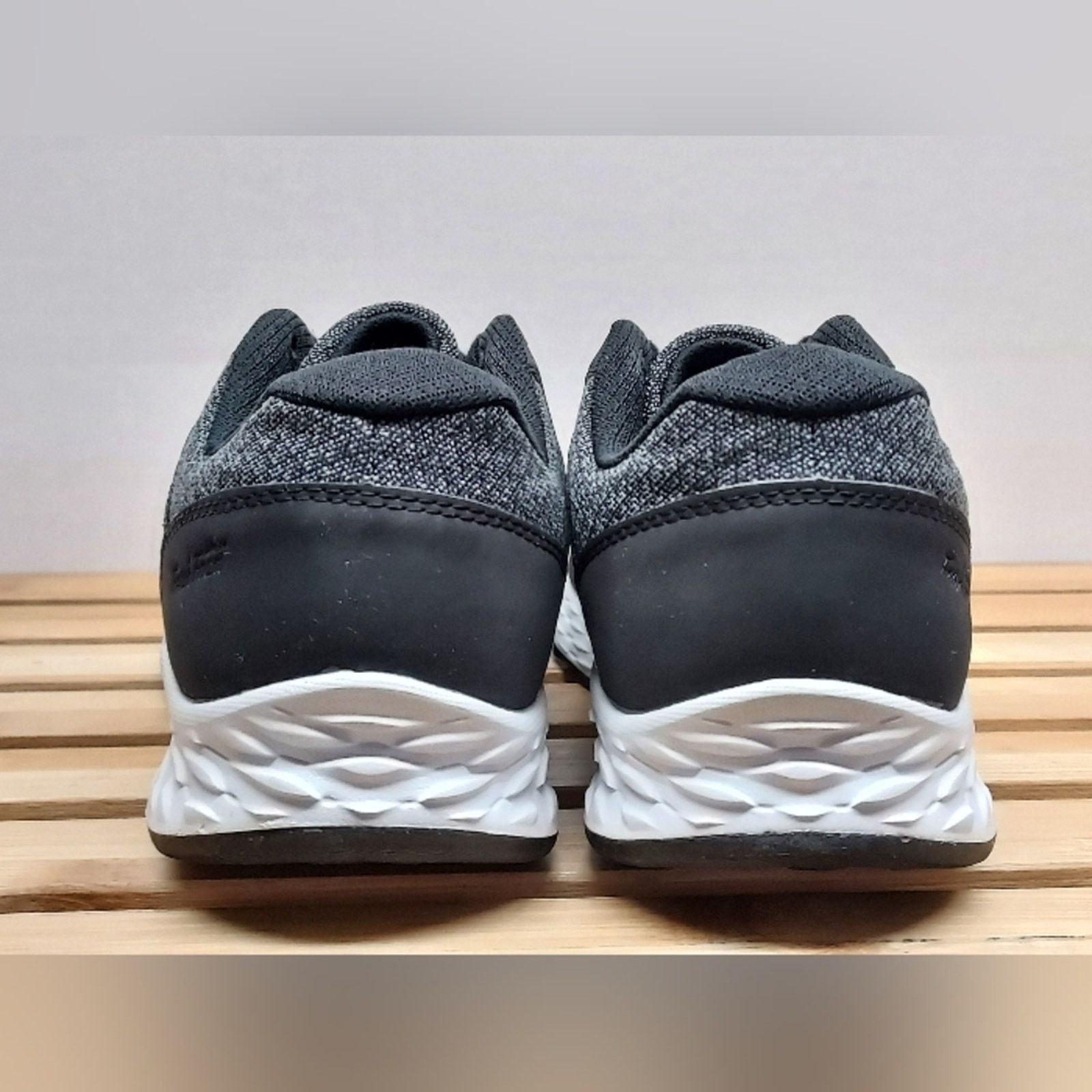 New Balance New Balance Womens Black ROAV Arishi Athletic Shoes Size 9 Size US 9 / IT 39 - 7 Thumbnail