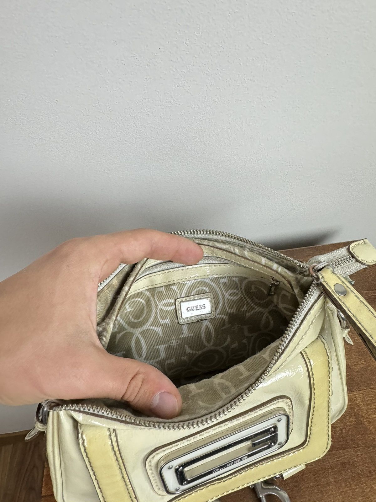 Guess Vintage hand bag Guess y2k original streetwear casual item Size ONE SIZE - 5 Thumbnail