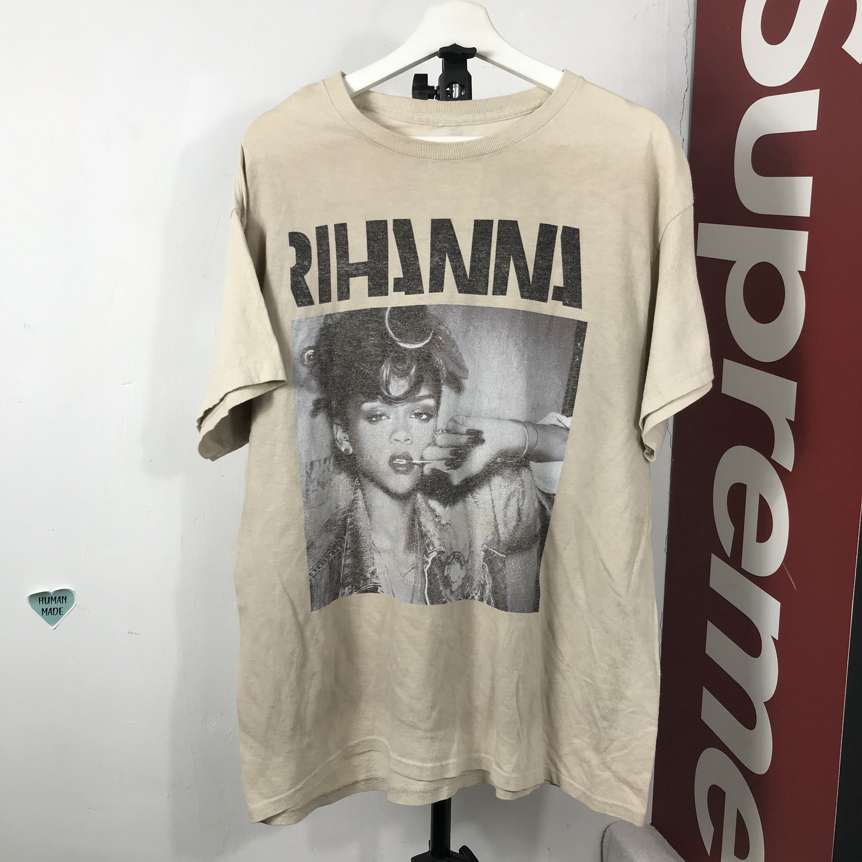 Band Tees Vintage Rihanna “Bitch better have my money” Band Shirt XL Size US L / EU 52-54 / 3 - 1 Thumbnail