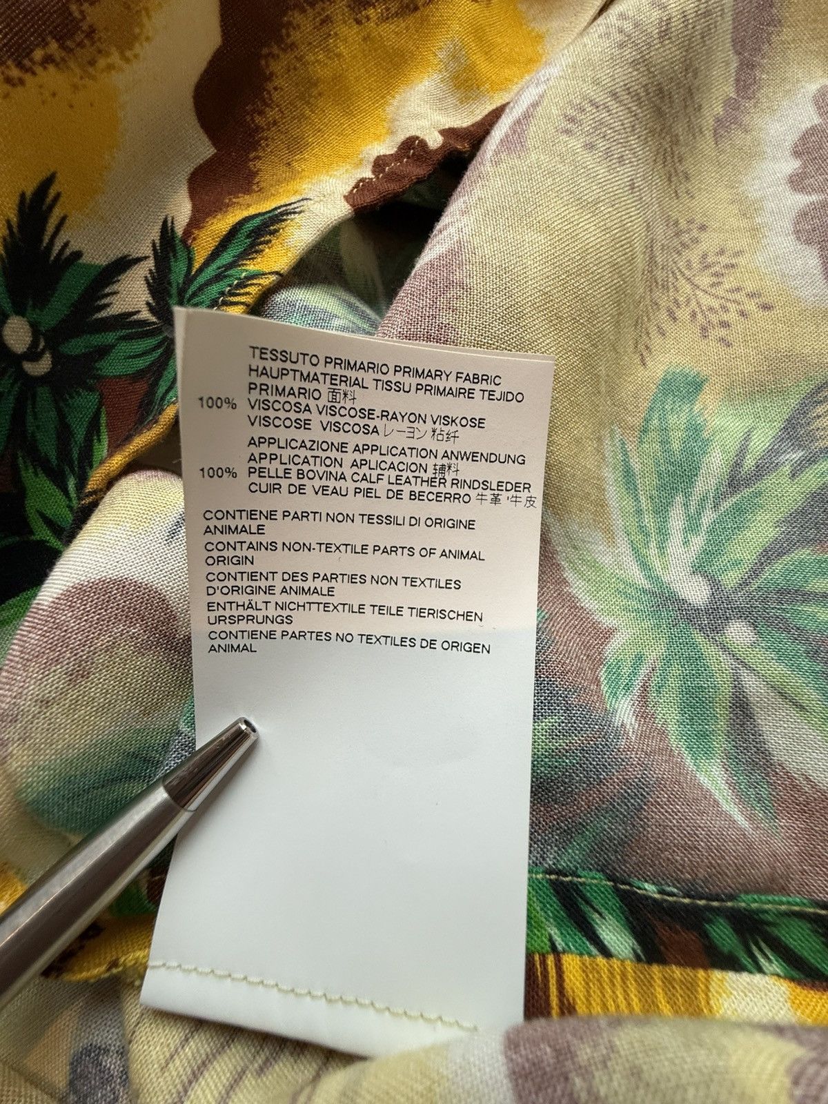 Dsquared2 SS18 Dsquared2 leather strap buckle Hawaiian floral shirt Size US M / EU 48-50 / 2 - 19 Thumbnail