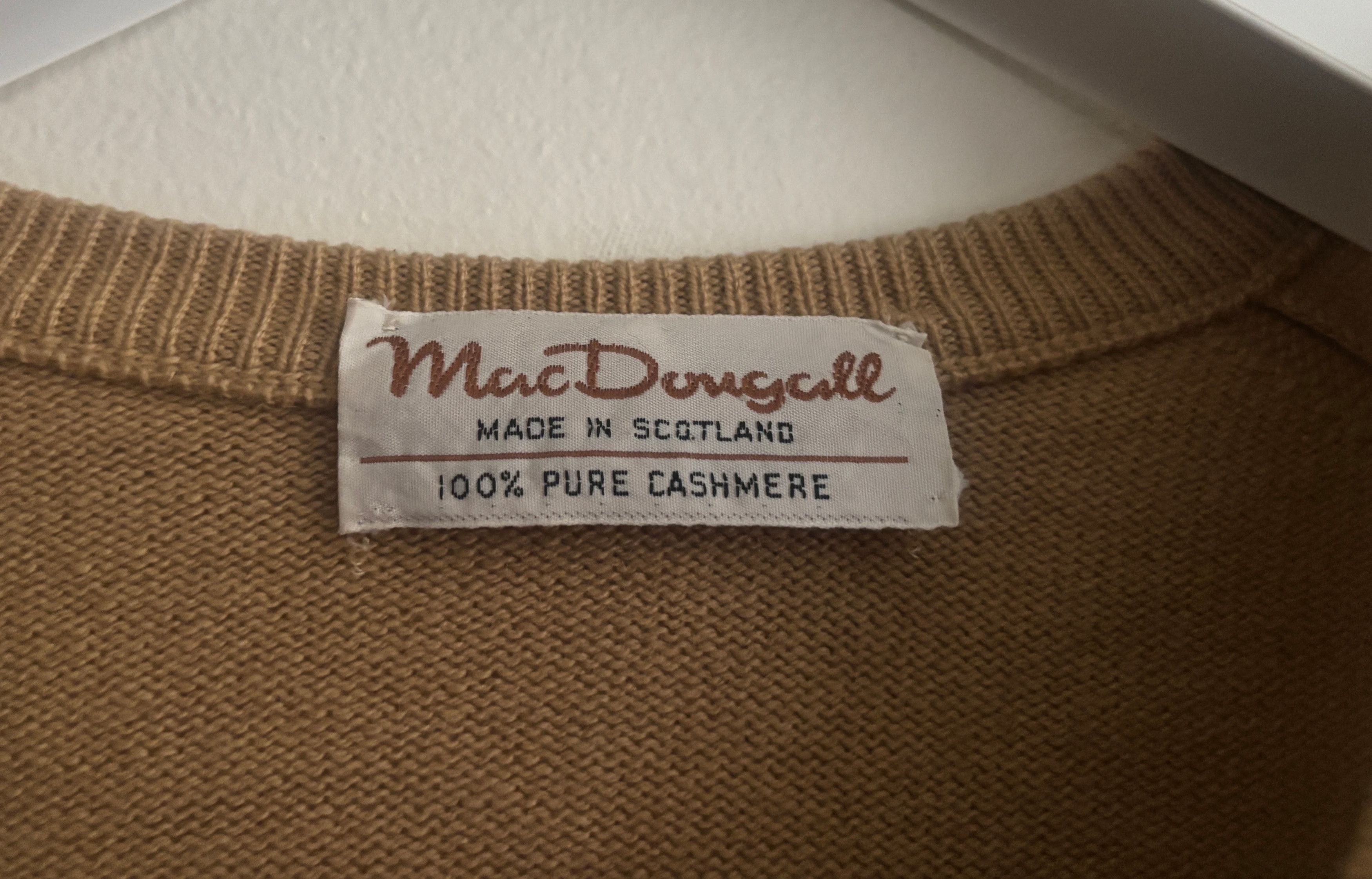 Pringle Of Scotland Vintage MacDougall Tan Beige Cashmere V-neck Sweater - M/L Size US M / EU 48-50 / 2 - 3 Thumbnail