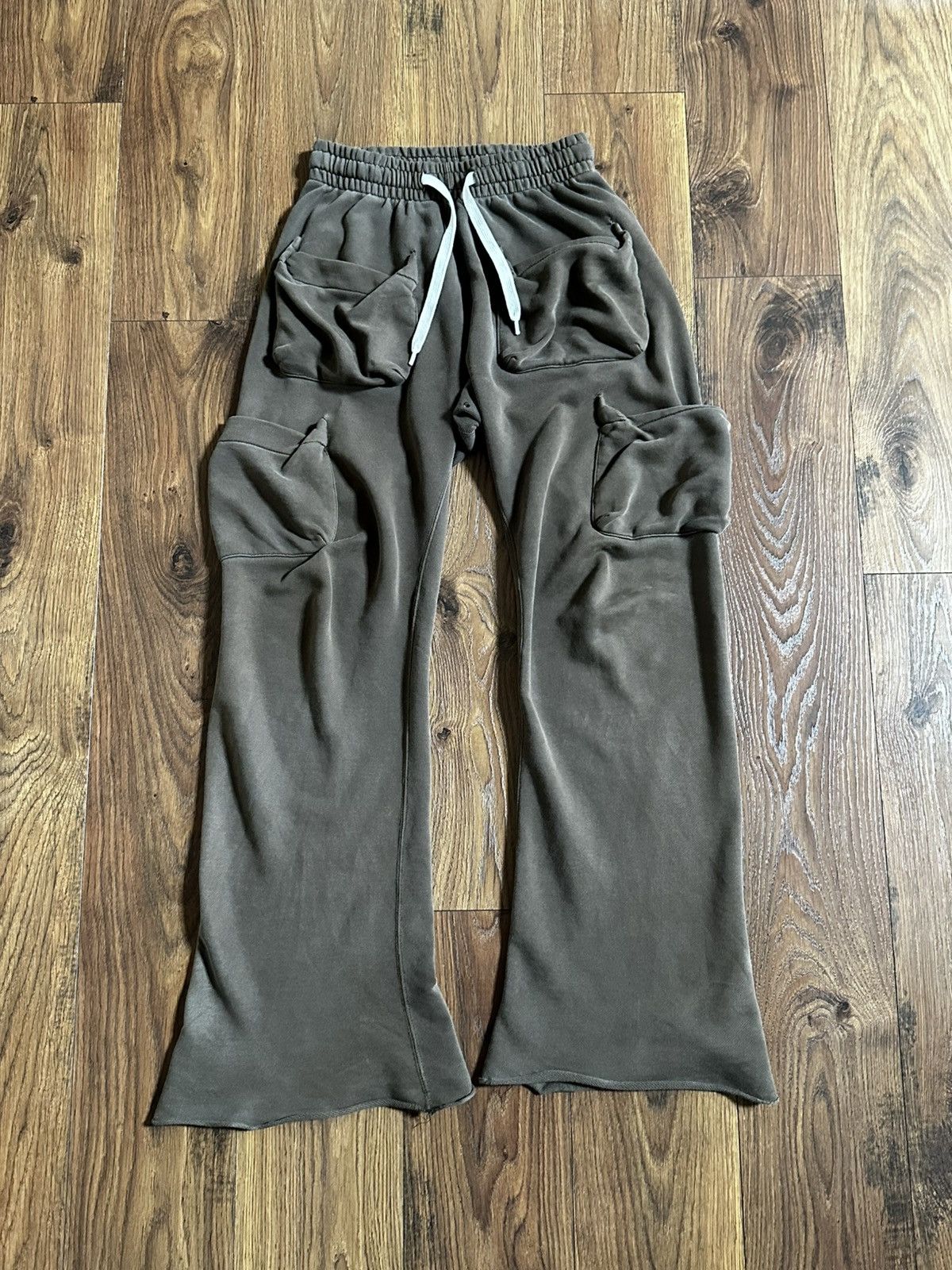 Number (N)ine SS04 Number Nine White Skull Sweatpants | Grailed