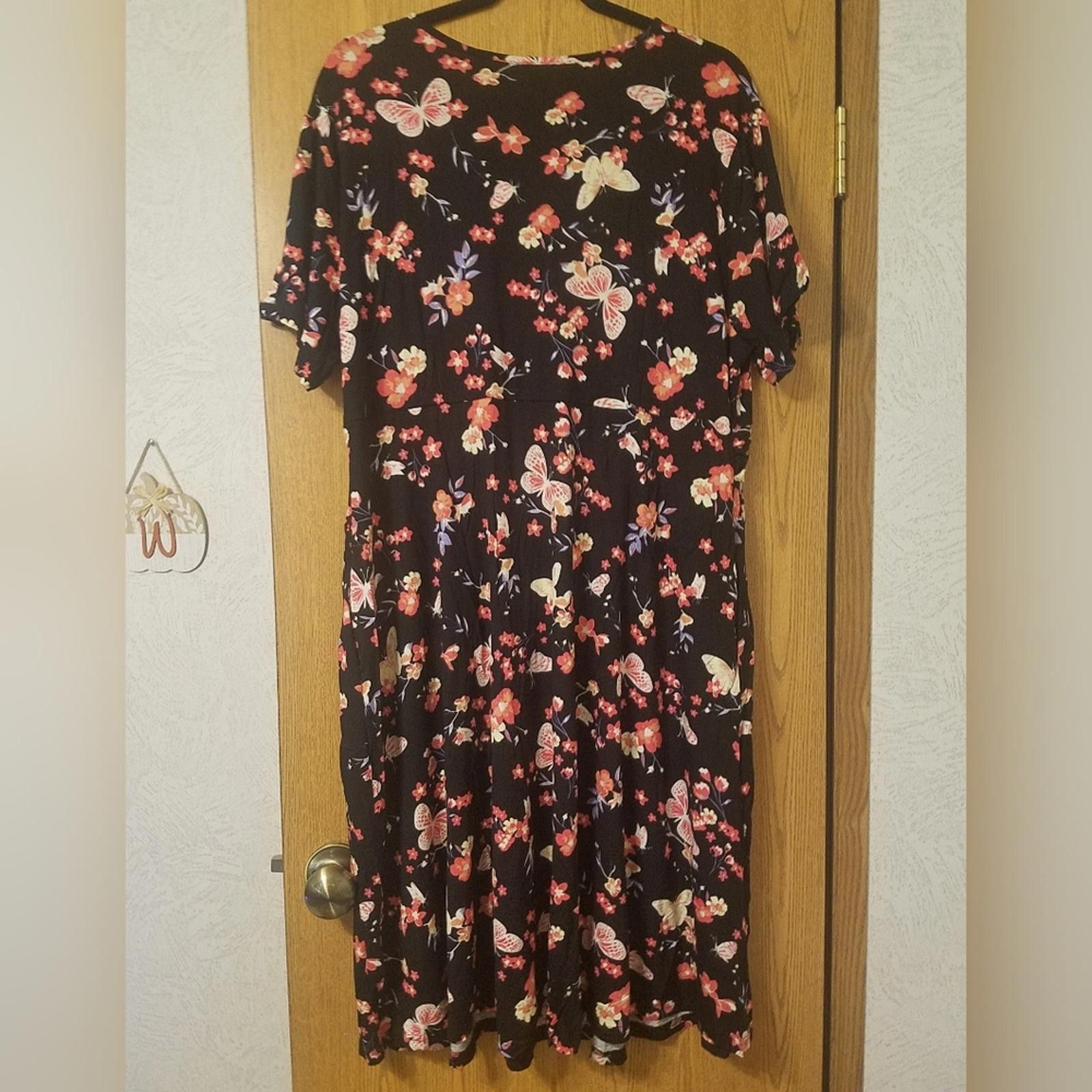 Designer Weaczzy Floral Black Dress 3XL Size 3XL / US 20-22 - 2 Thumbnail