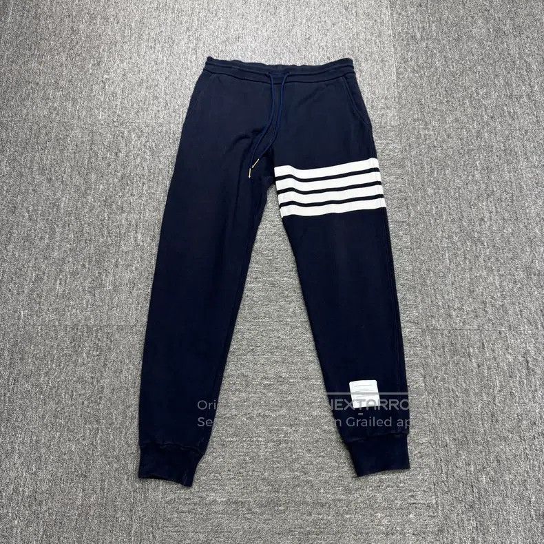 Thom Browne Thom Browne size 0 Four-stripe Sweatpants Size US 28 / EU 44 - 1 Thumbnail
