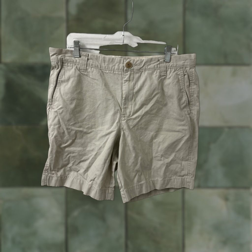 Vintage L.L. Bean Signature Slim Straight Fit Shorts Mens 36 Beige Chino 8 in Inseam Cotton Canvas Zip Front Pockets Summer 304413 Size US 36 / EU 52 - 1 Thumbnail