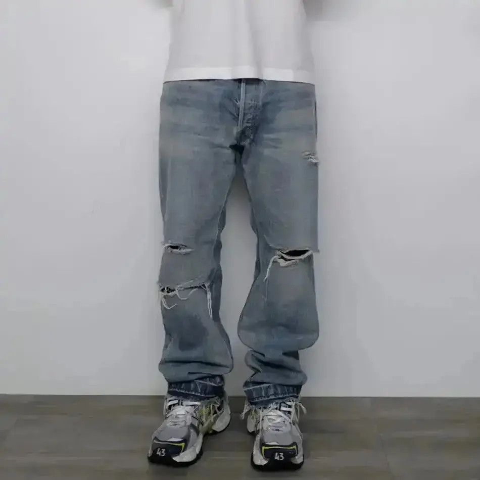 Japanese Brand High Street Hole Cut Ripped Washed Blue Baggy Jeans Pants Size US 32 / EU 48 - 1 Thumbnail