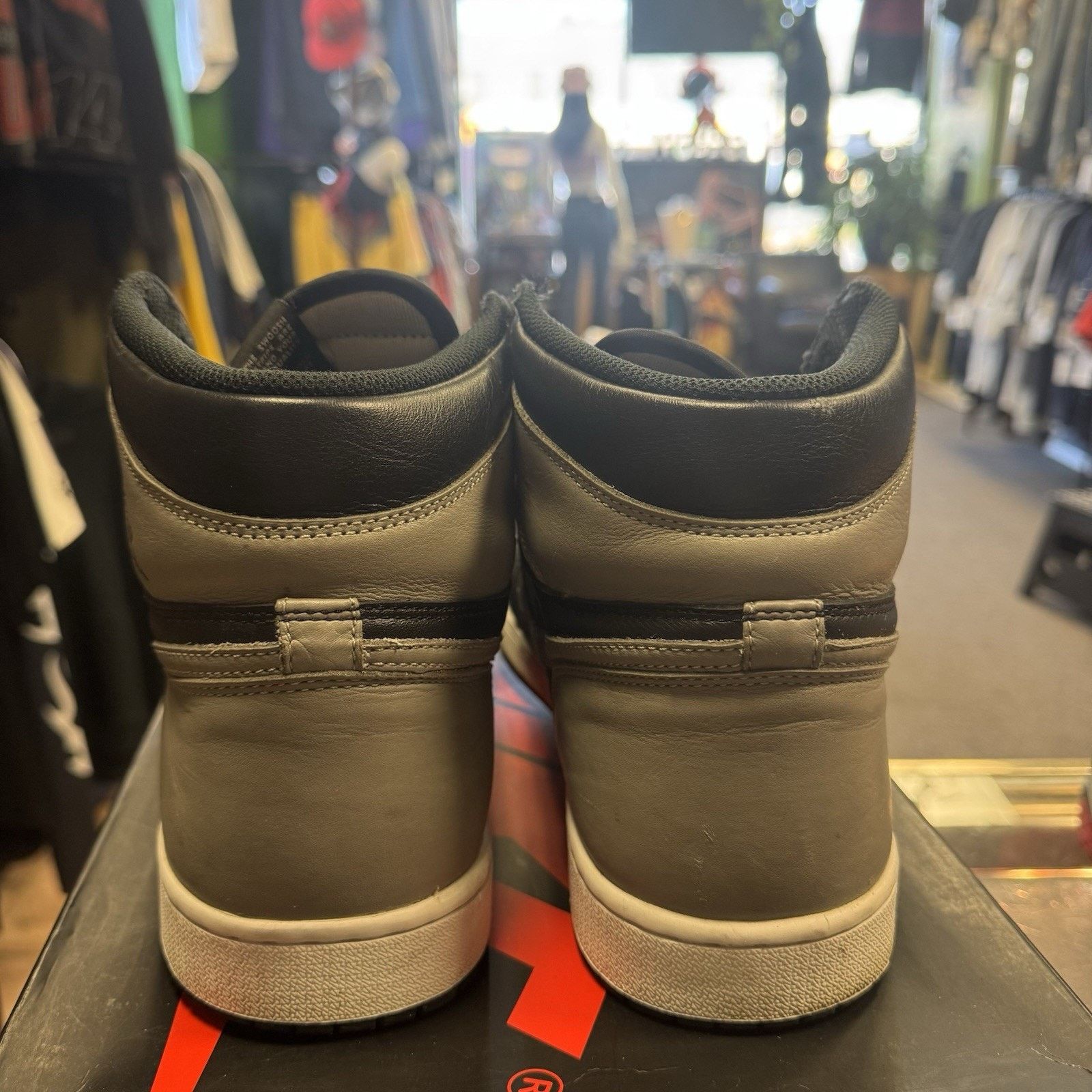 Jordan Brand Size 13 - Nike Air Jordan 1 Retro OG High Shadow (2018) Size US 13 / EU 46 - 5 Thumbnail