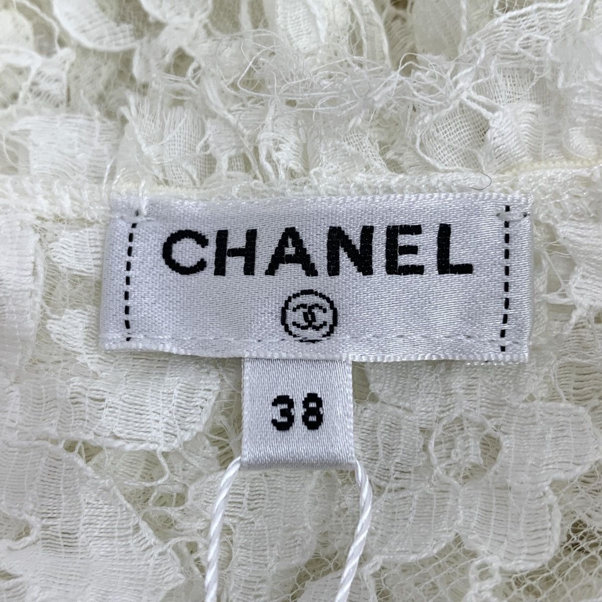 Chanel Chanel White Floral Embroidered Cotton Lace Blouse Size S / US 4 / IT 40 - 5 Thumbnail