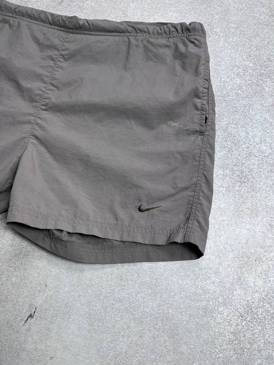 Other Vintage 90's Nike Swoosh Baggy Nylon Sportwear Shorts M Size US 32 / EU 48 - 2 Thumbnail