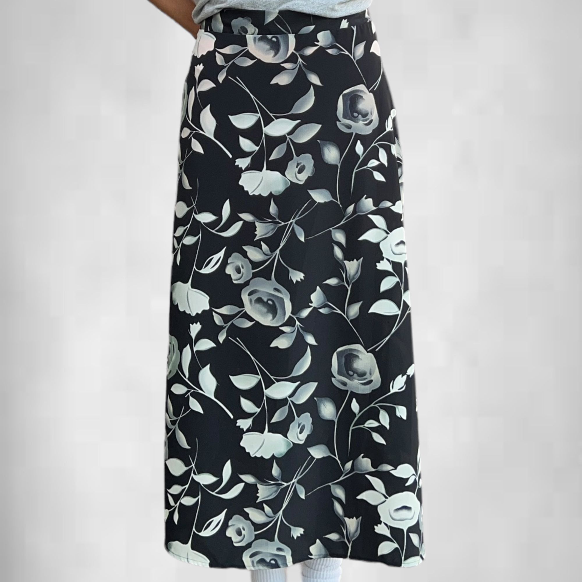 Vintage Vintage More Promises Skirt - Retro Elegant Design Size 42" / US 20 - 1 Thumbnail