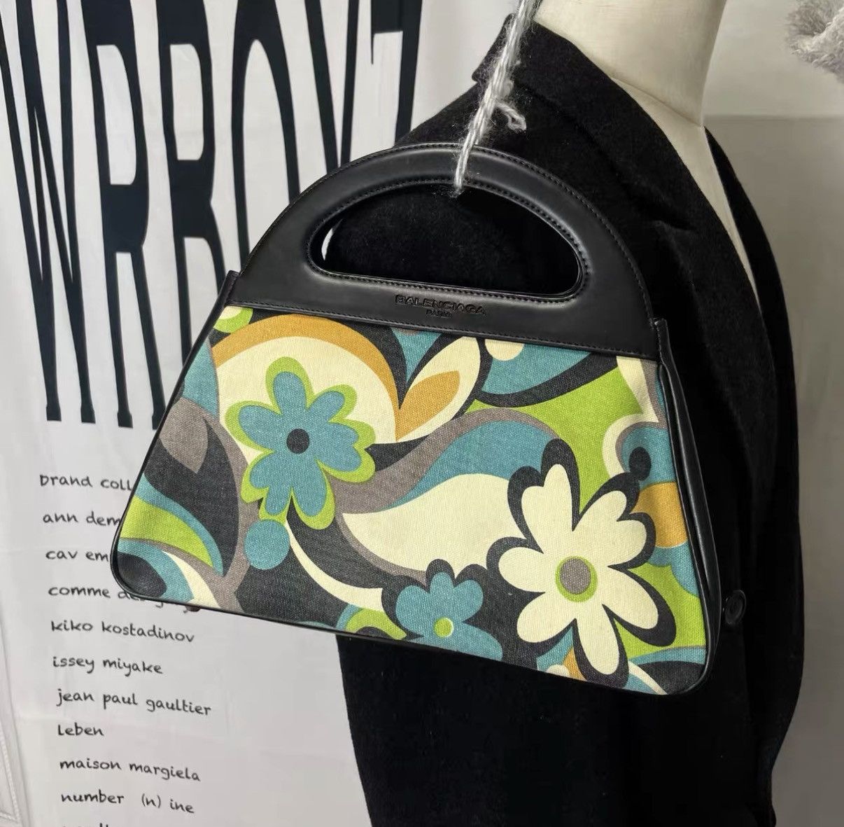 Balenciaga Balenciaga Leather Panel Geometric Floral Dumpling Bag J29 Size ONE SIZE - 3 Thumbnail