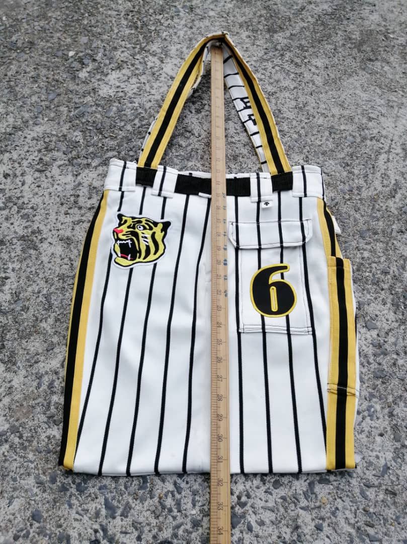 Descente × Handmade × Japanese Brand Hanshin Tiger Japan Baseball Handmade Tote Bag Size ONE SIZE - 2 Thumbnail