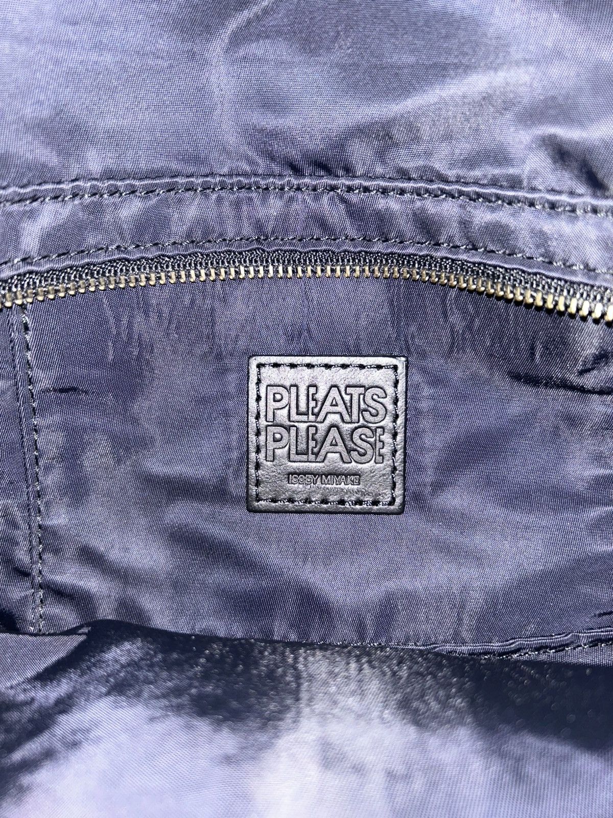 Pleats Please Issey Miyake Bao Bao Issey Miyake Cuboid Crossbody Bag Size ONE SIZE - 12 Thumbnail