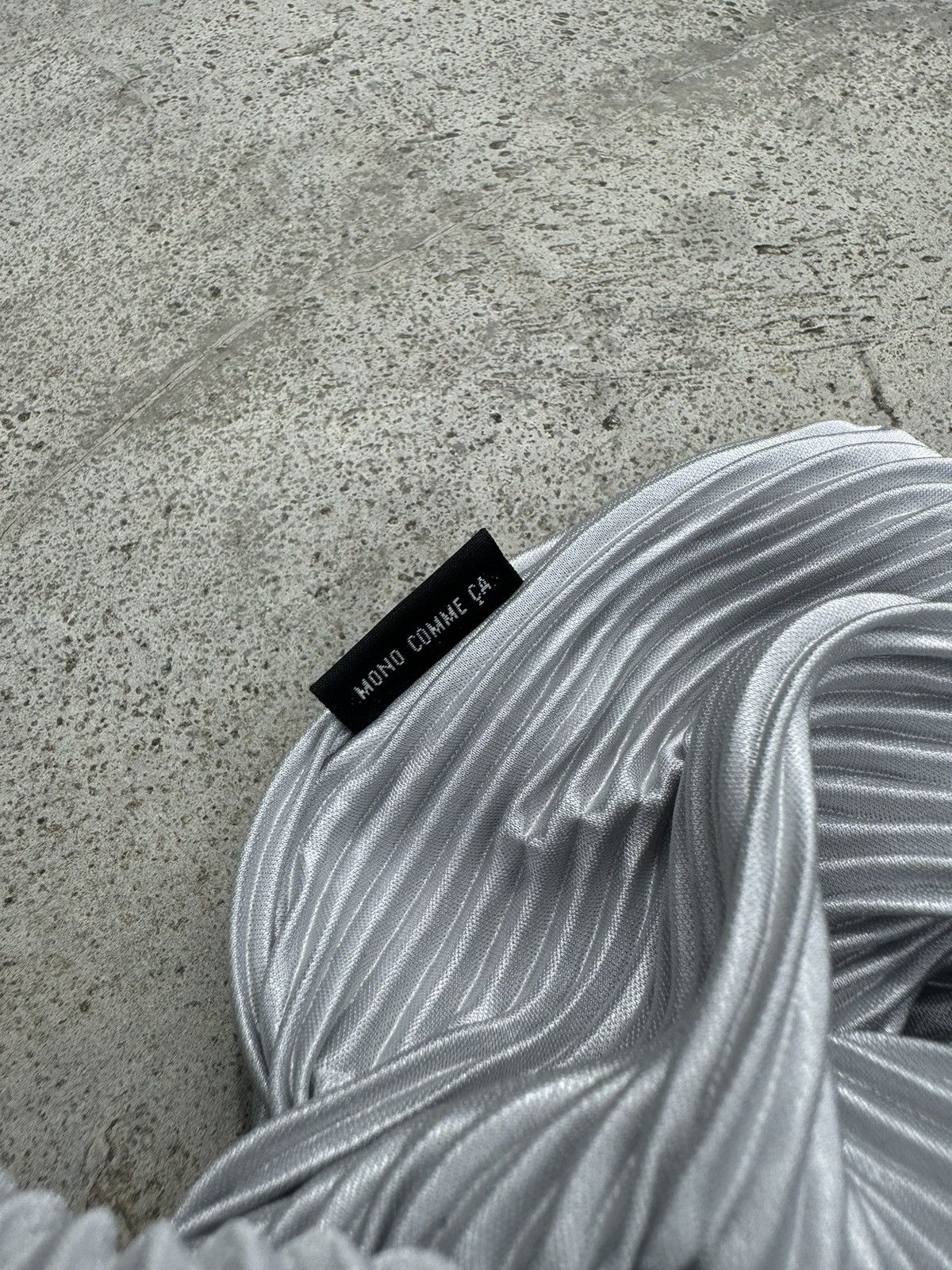 Designer × Issey Miyake × Japanese Brand Pleated Carry Bag Inspired Issey Miyake by Mono Comme ca Size ONE SIZE - 7 Thumbnail