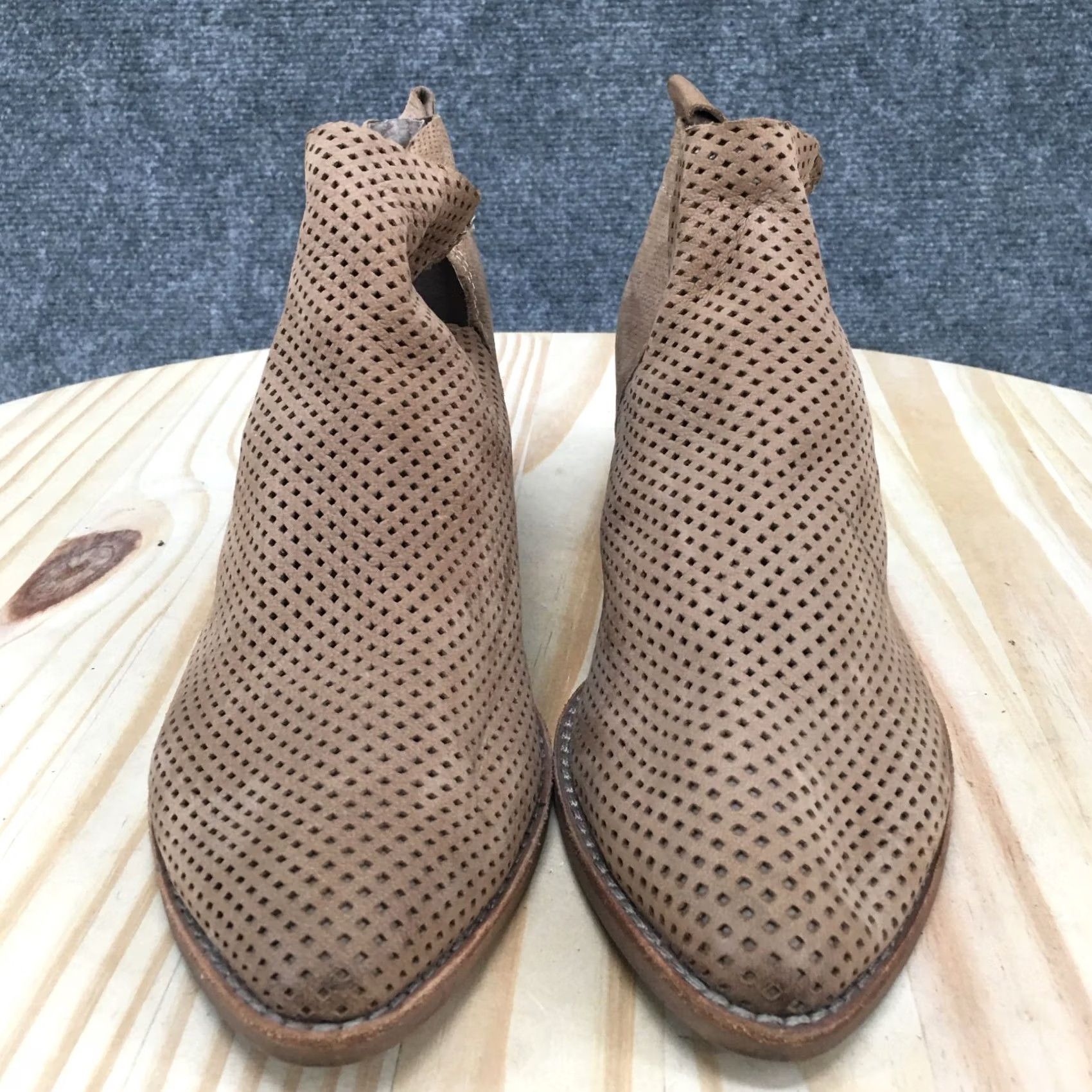 Dolce Vita Dolce Vita Boots Womens 8 Sonya Perforated Ankle Booties Brown Heels Slip On Shoes Brown Womens Bootie Casual Fall Winter 8 Size US 8 / IT 38 - 7 Thumbnail